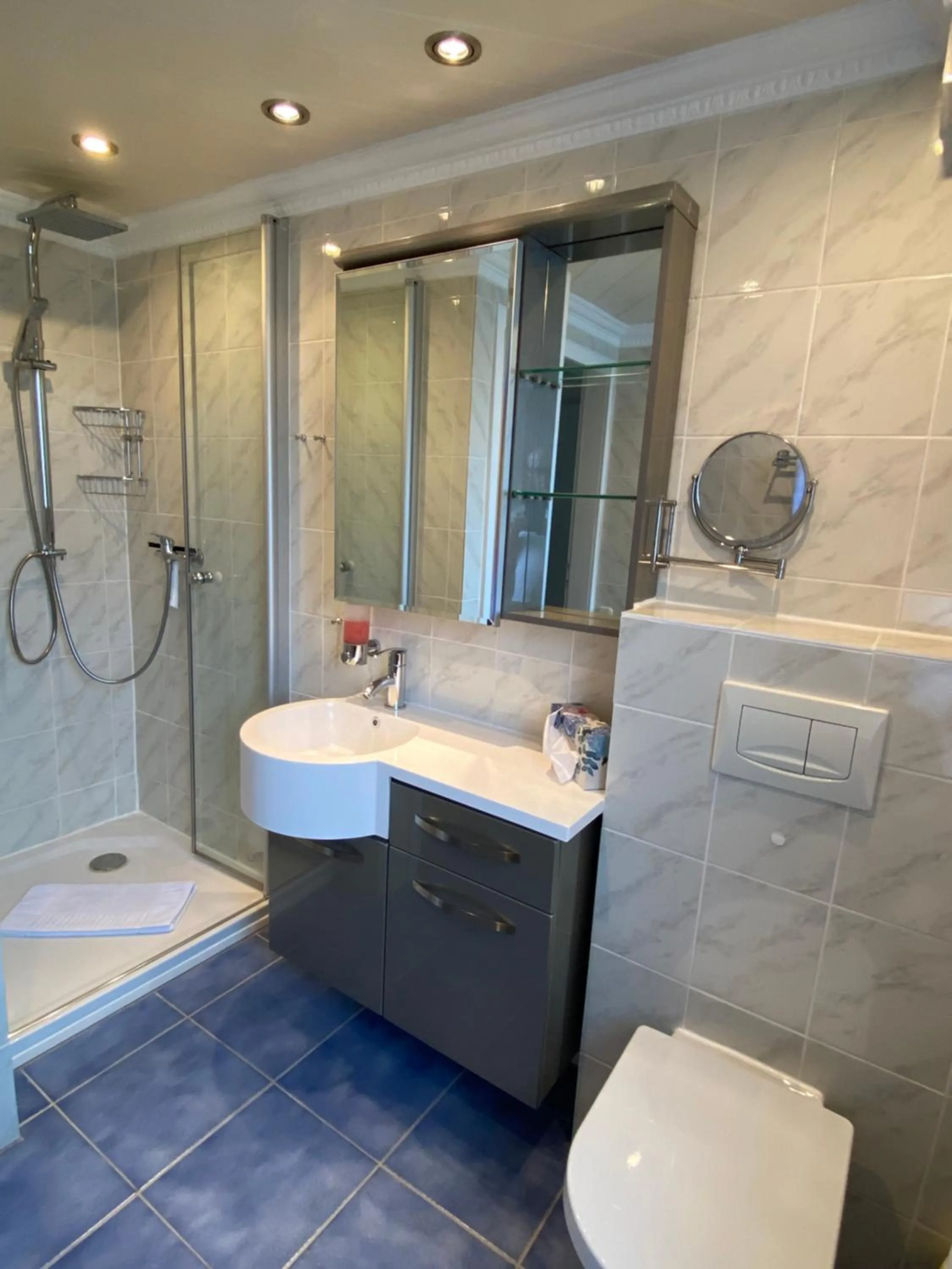 Shower in Macke`s Ferienwohnungen