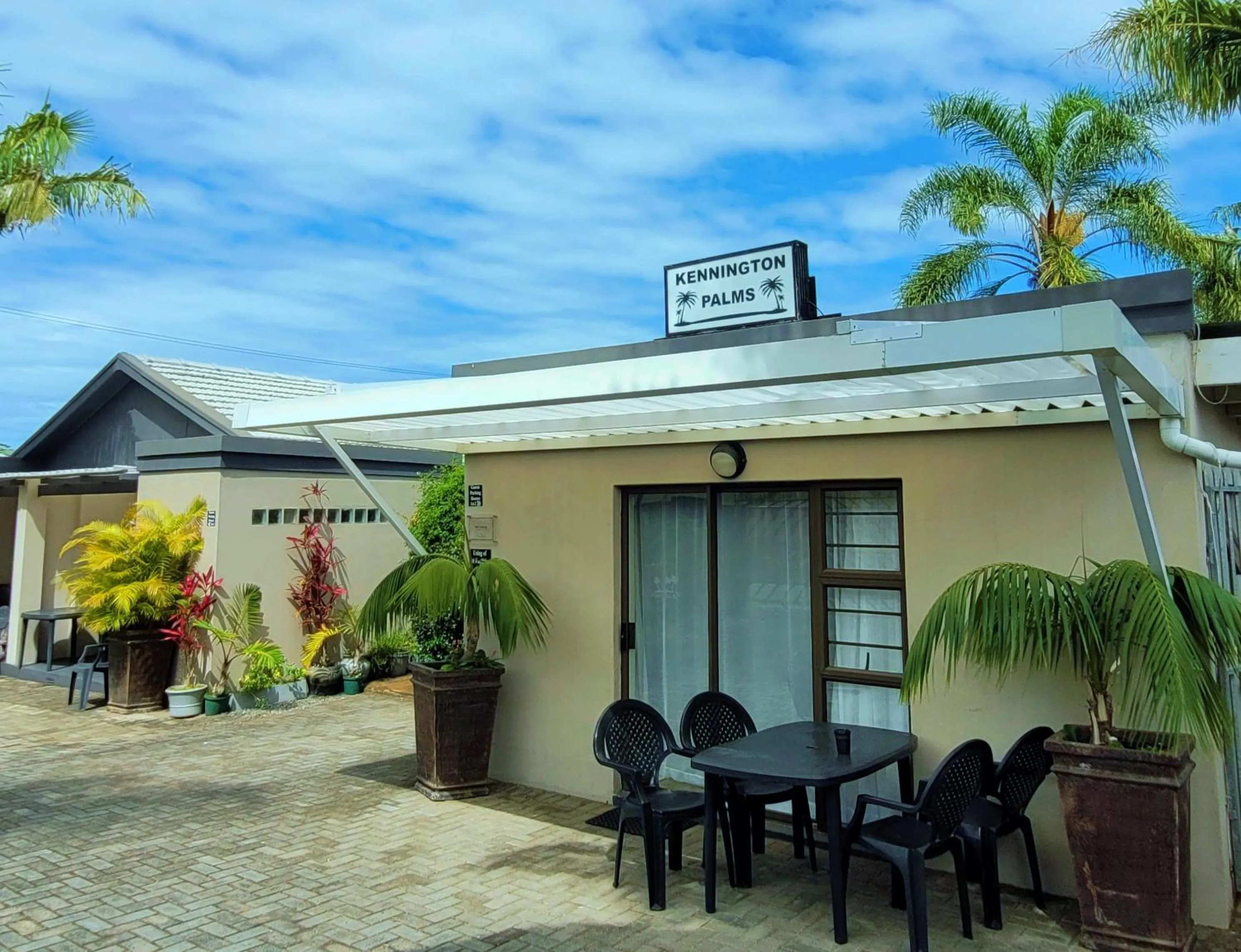 Property building in Kennington Palms B&B/Self Catering