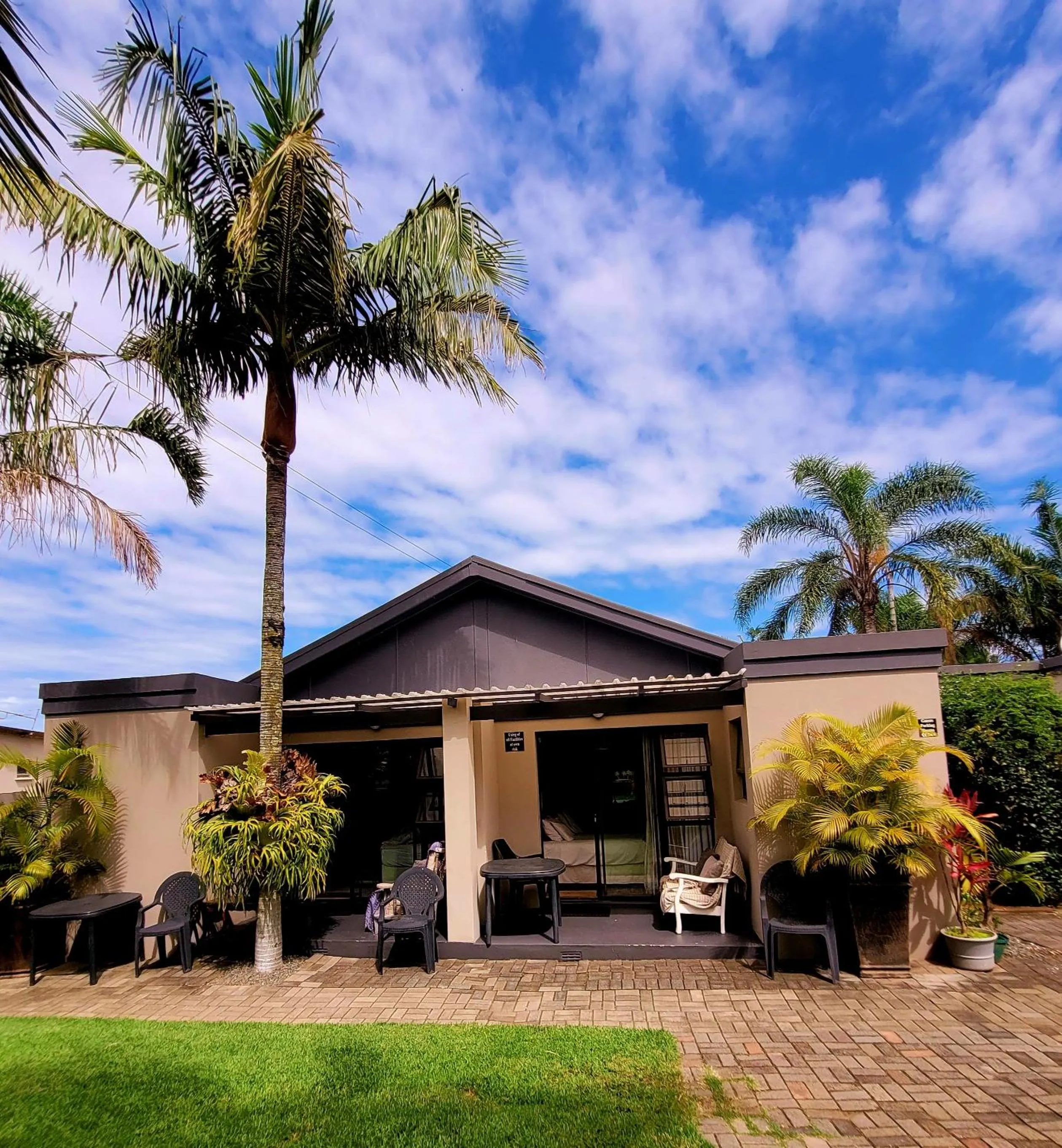 Property building in Kennington Palms B&B/Self Catering