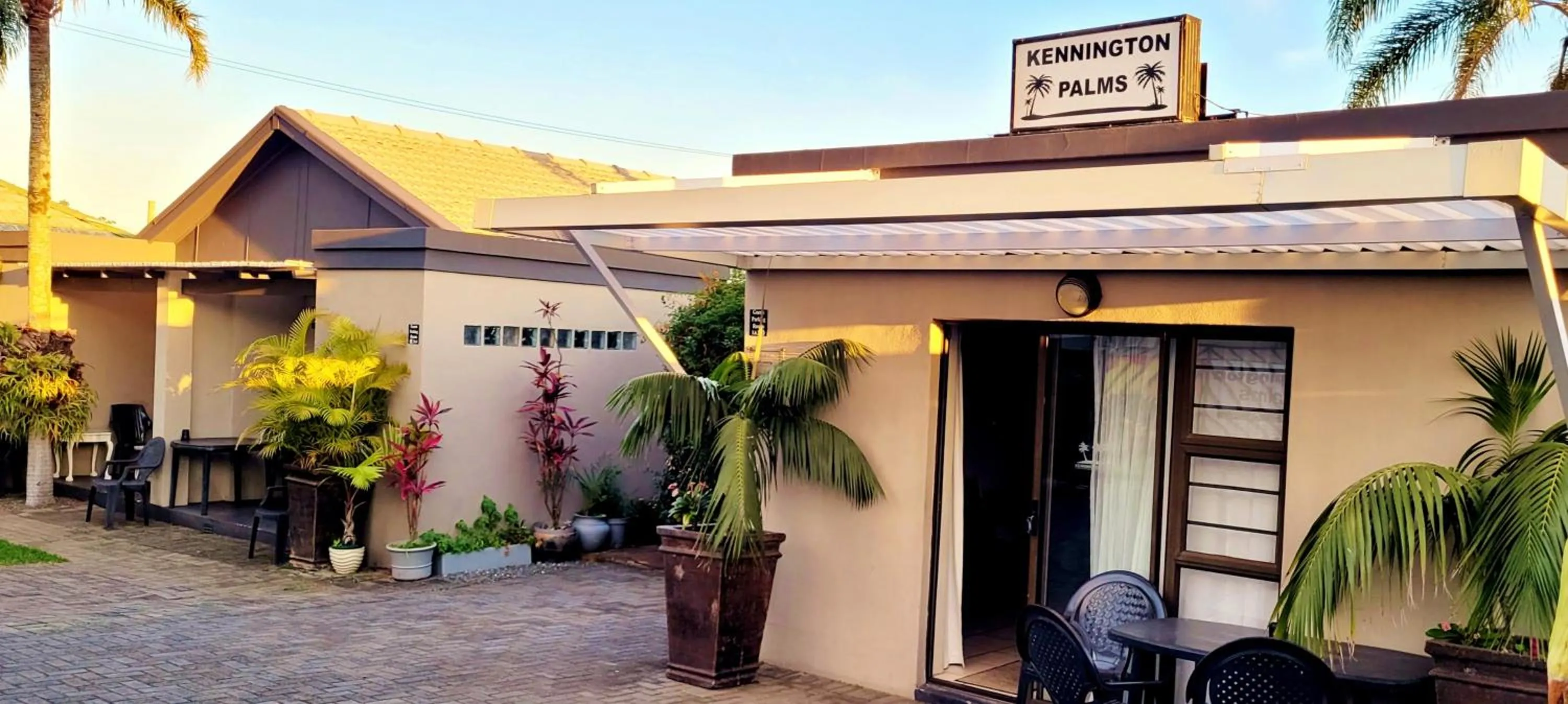 Property building in Kennington Palms B&B/Self Catering