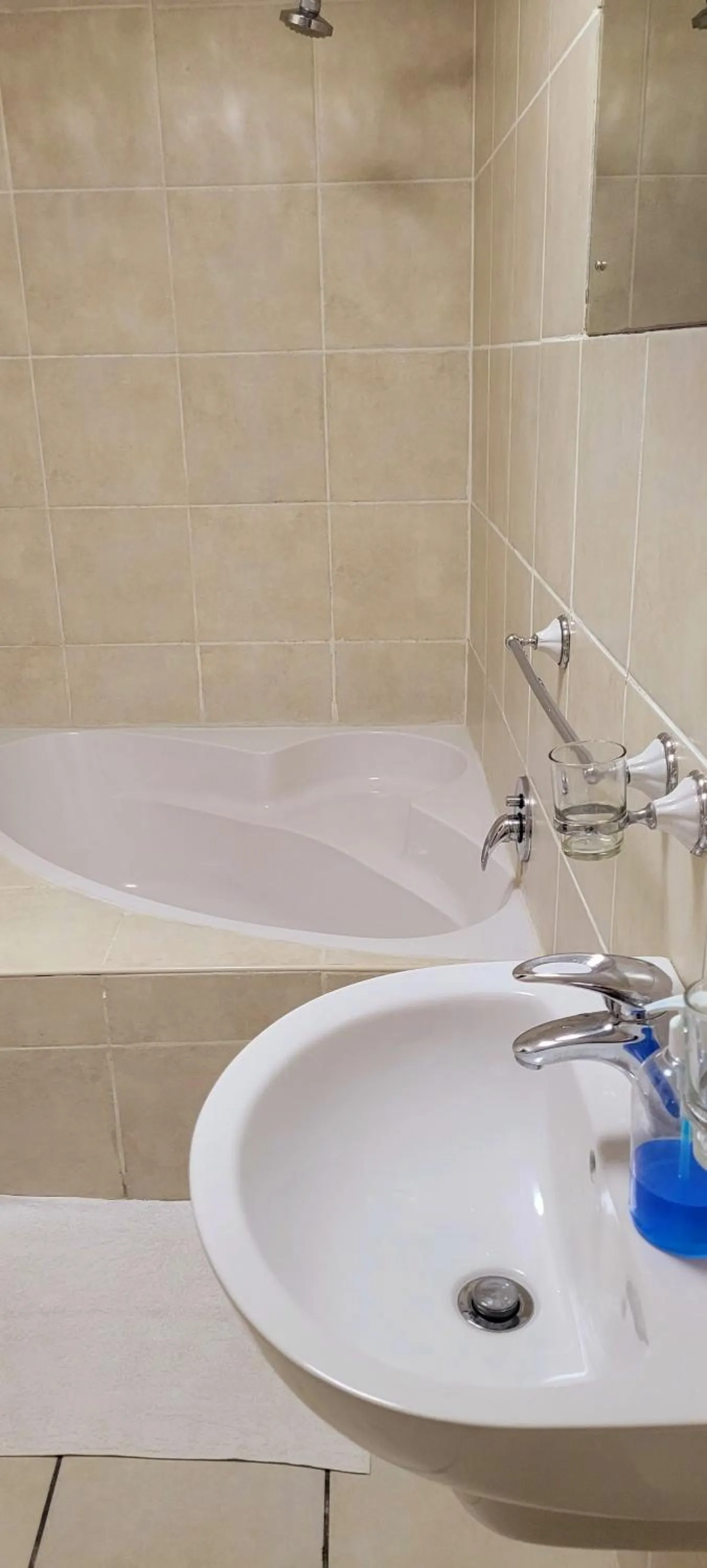 Shower in Kennington Palms B&B/Self Catering