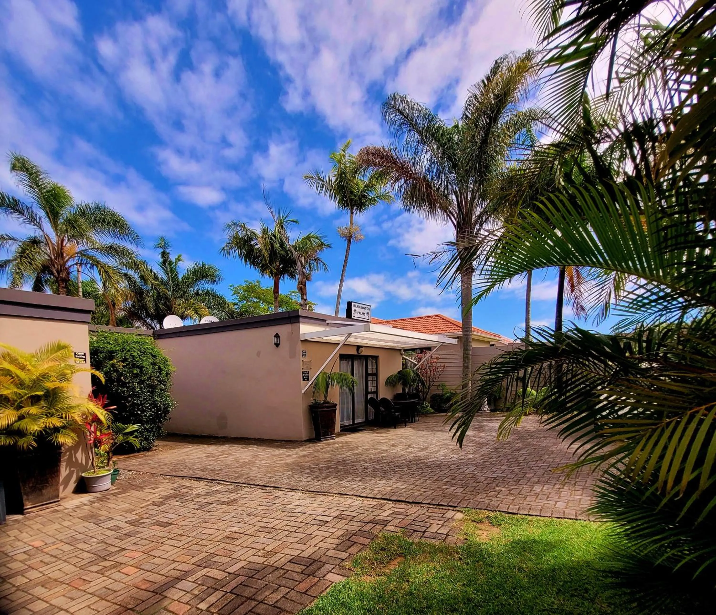 Property building in Kennington Palms B&B/Self Catering