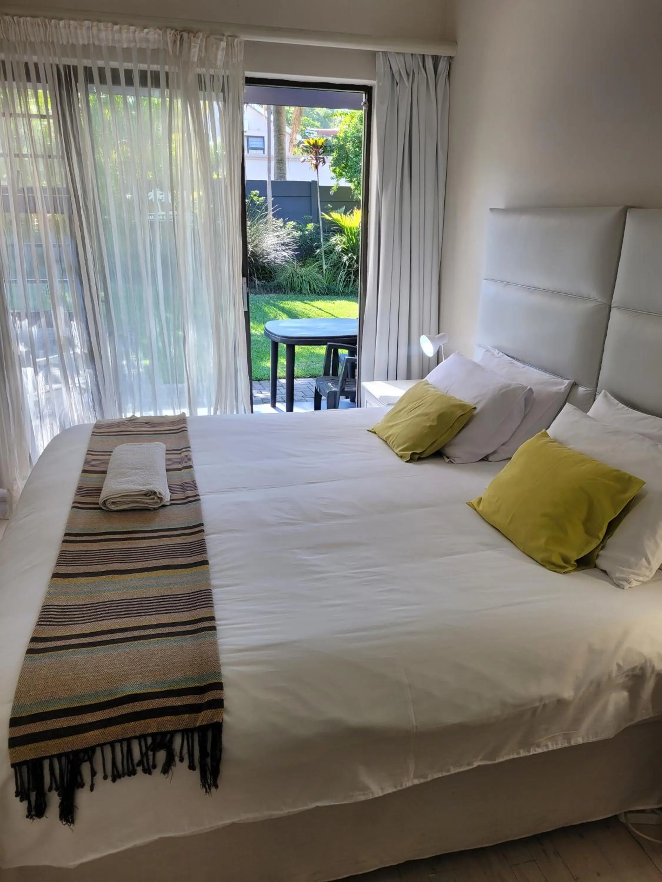 Bed in Kennington Palms B&B/Self Catering