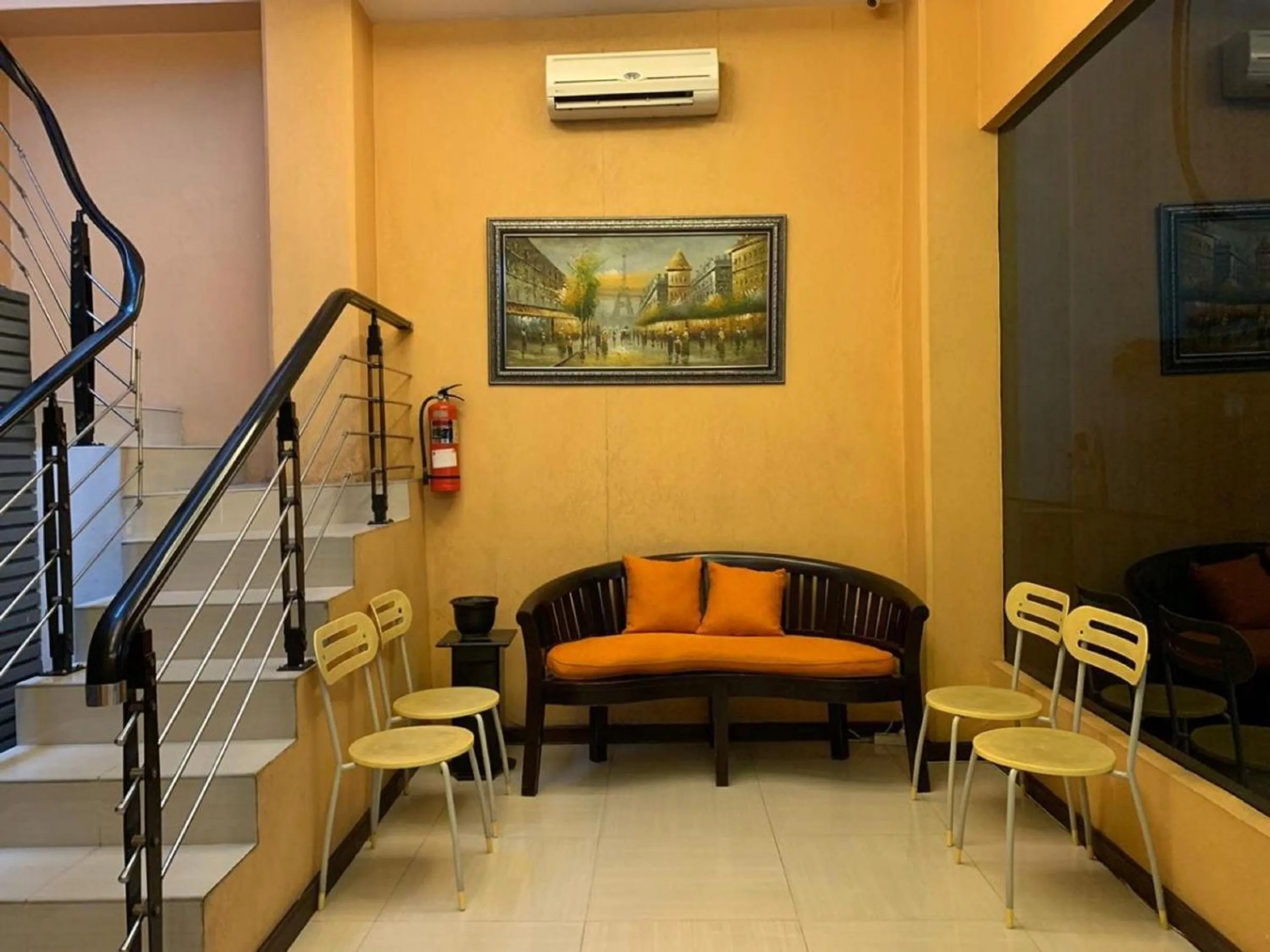 Area and facilities in Hotel Rumah Shinta