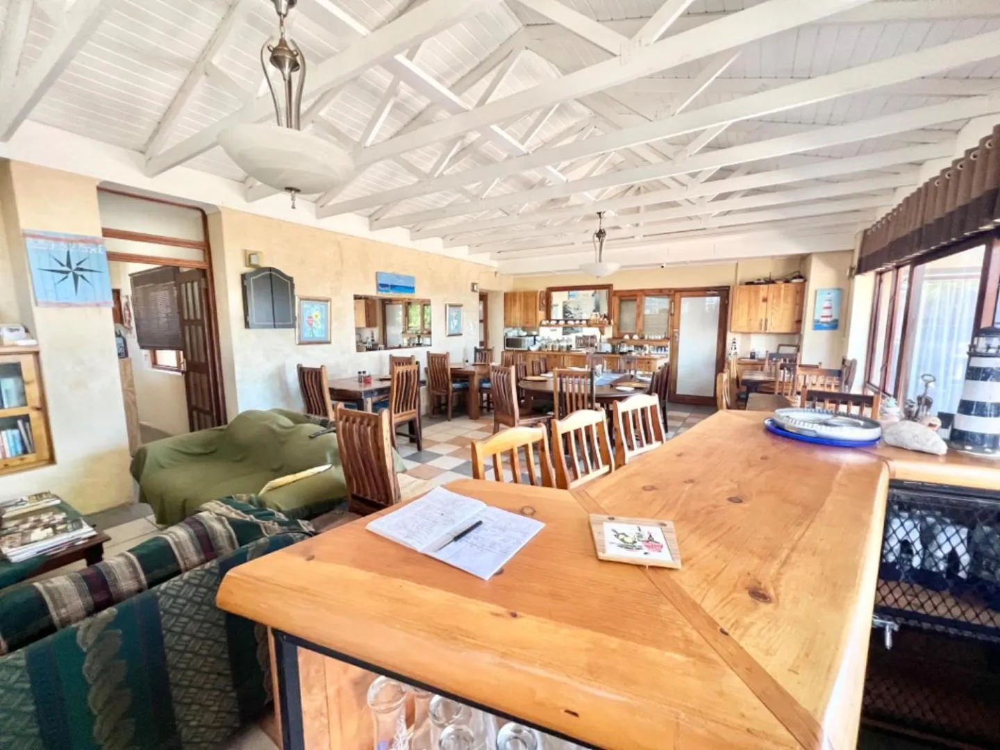 Restaurant/places to eat in Hoylake Inn