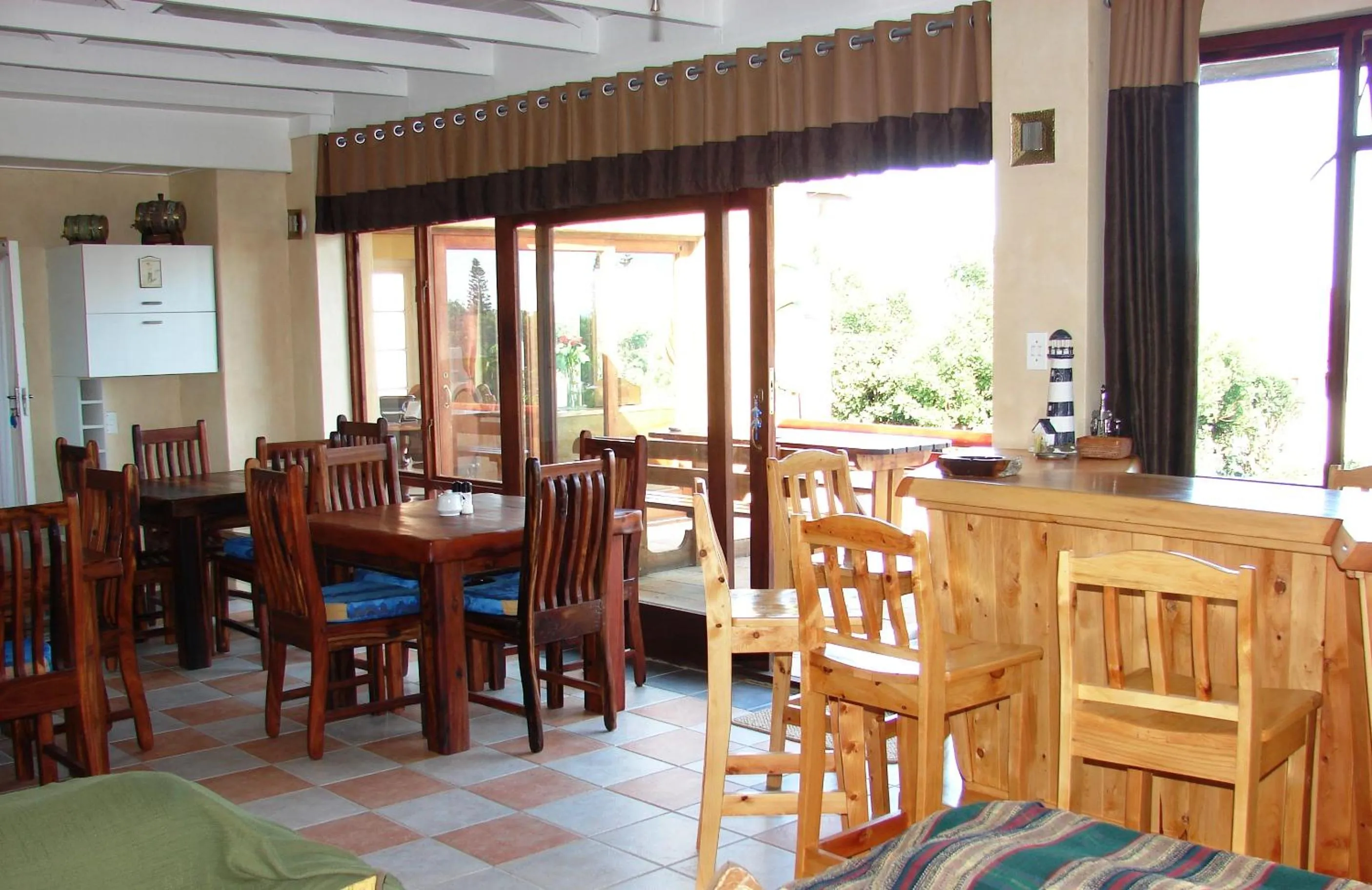 Restaurant/places to eat in Hoylake Inn