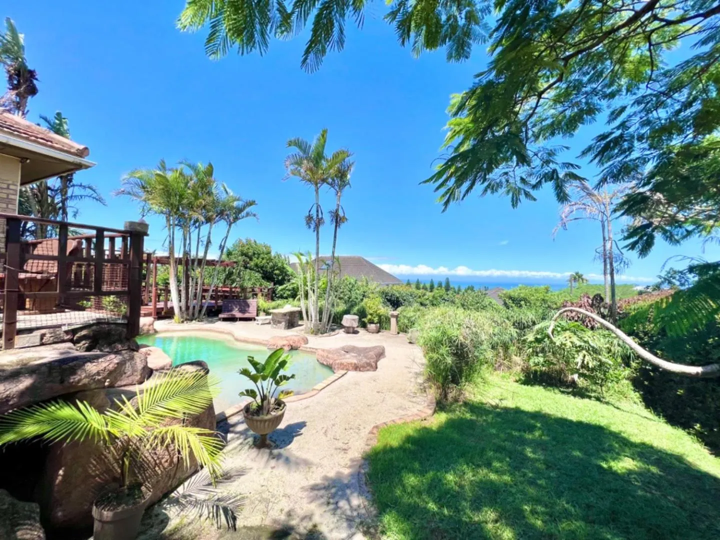 Swimming pool in Hoylake Inn