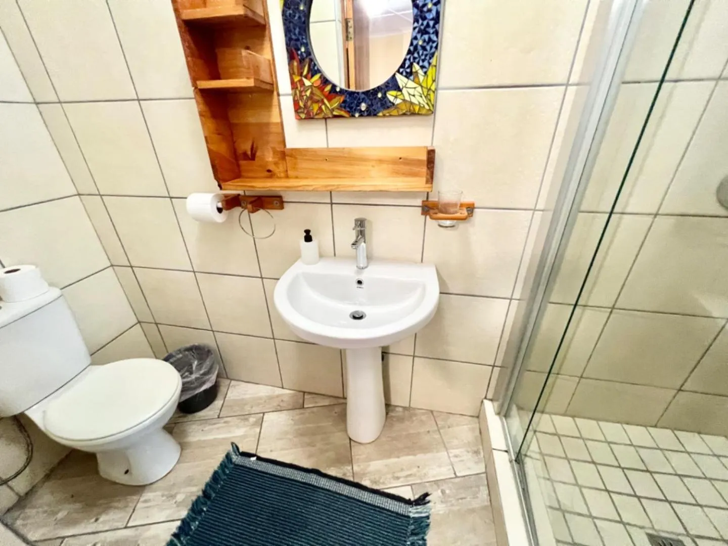 Bathroom in Hoylake Inn