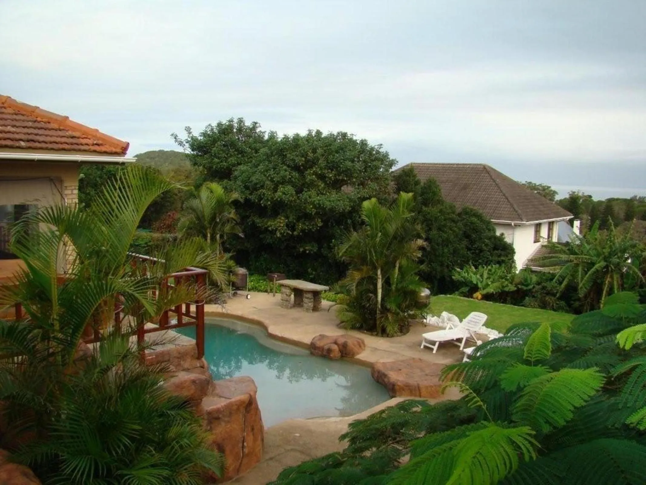 Patio in Hoylake Inn