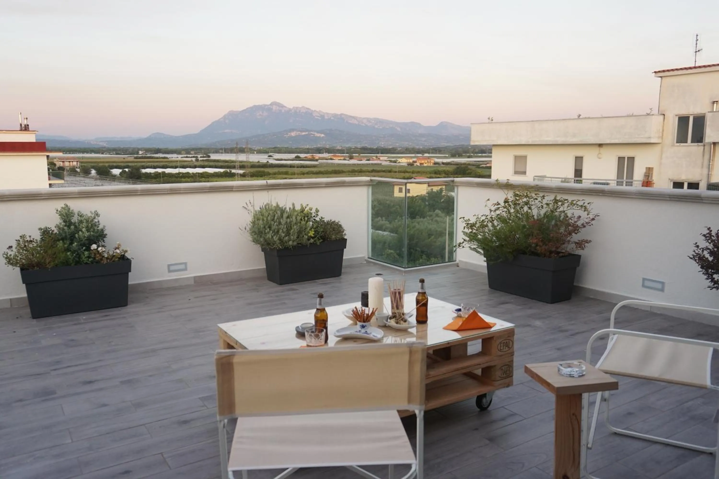 Internal: Not applicable to any particular room in Walter