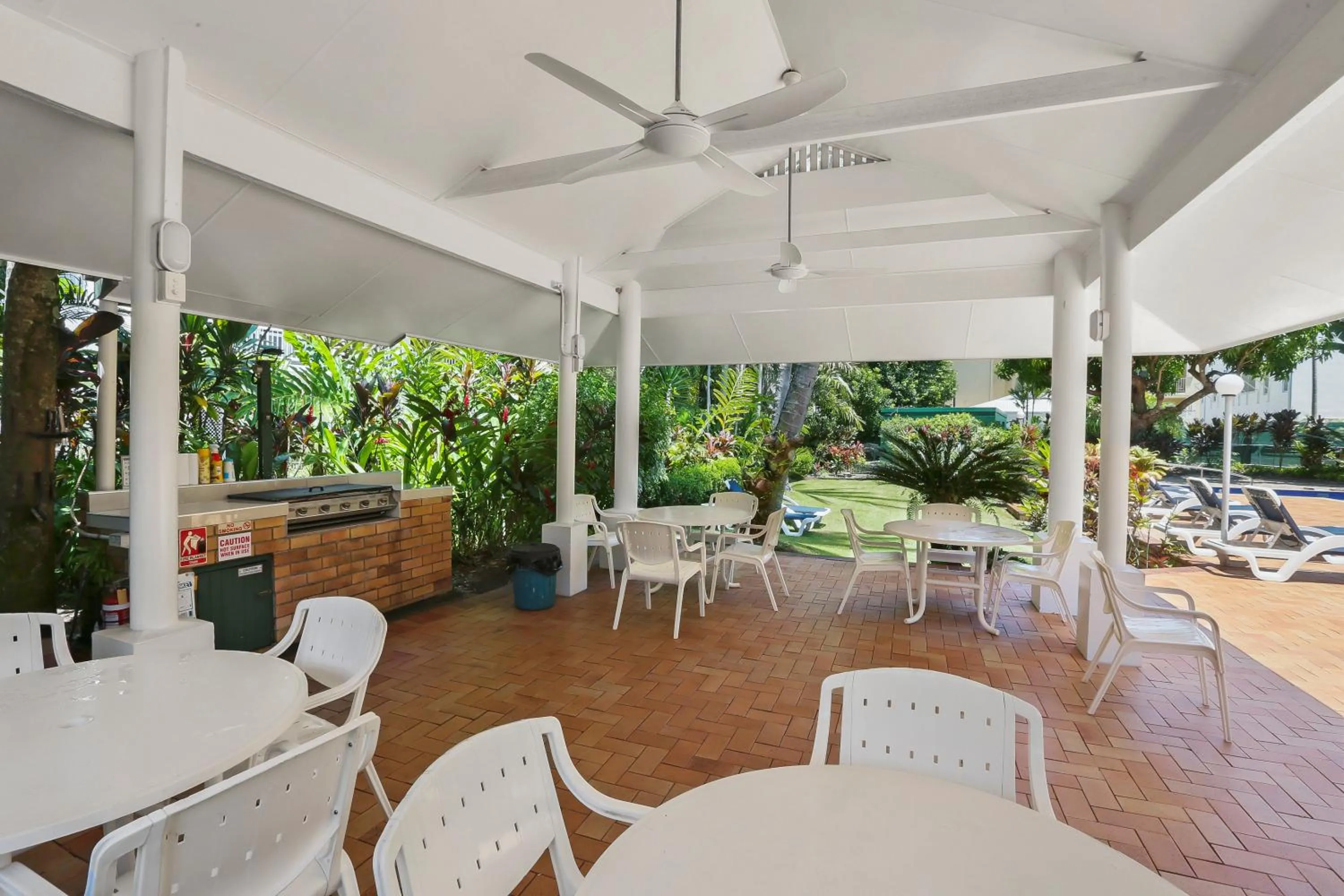 BBQ facilities in Agincourt Beachfront Apartments