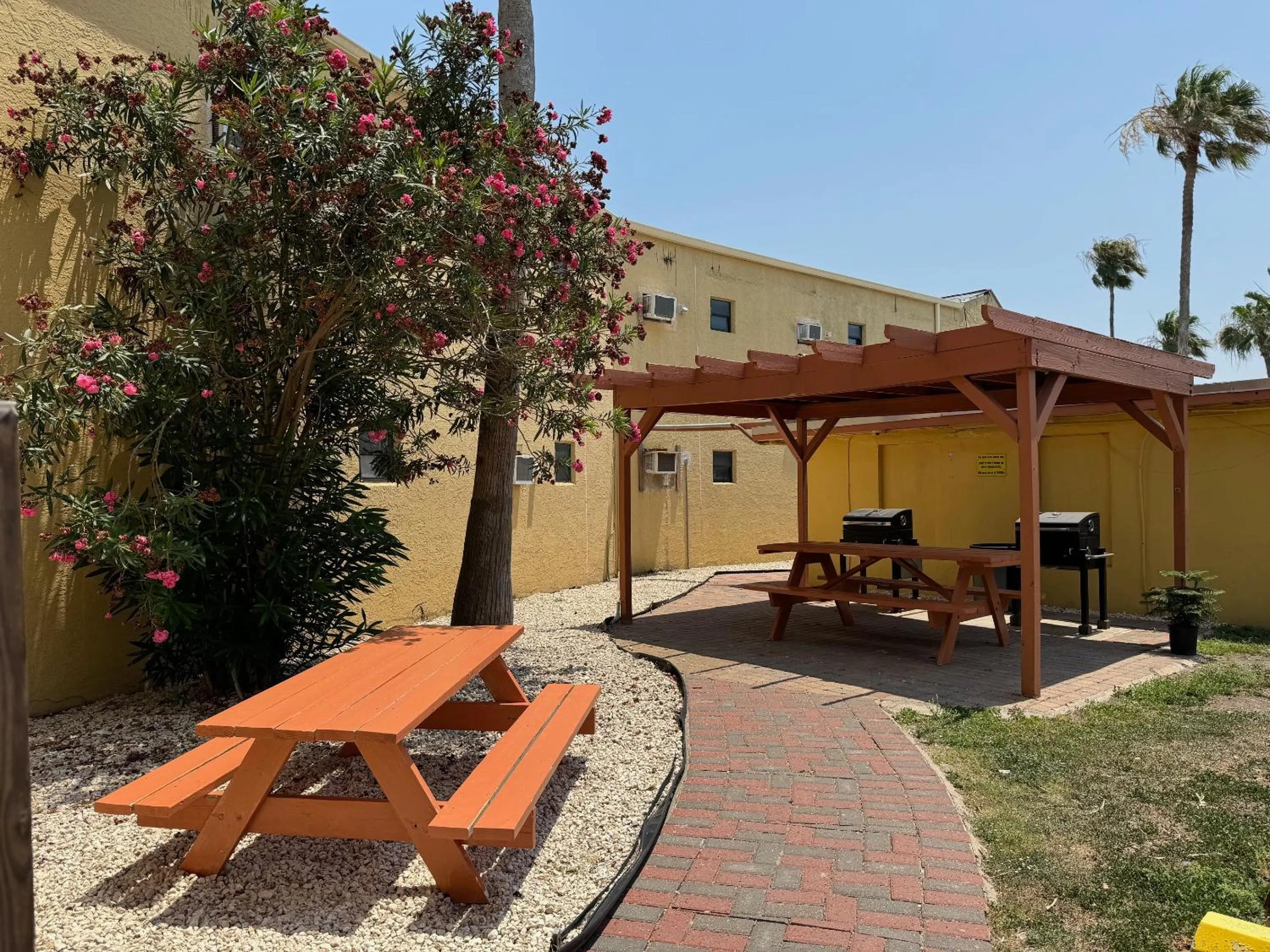 BBQ facilities in Southwind Inn
