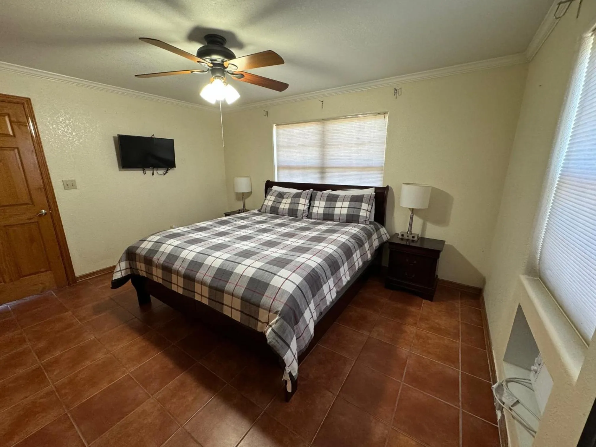 Bedroom, Bed in Southwind Inn