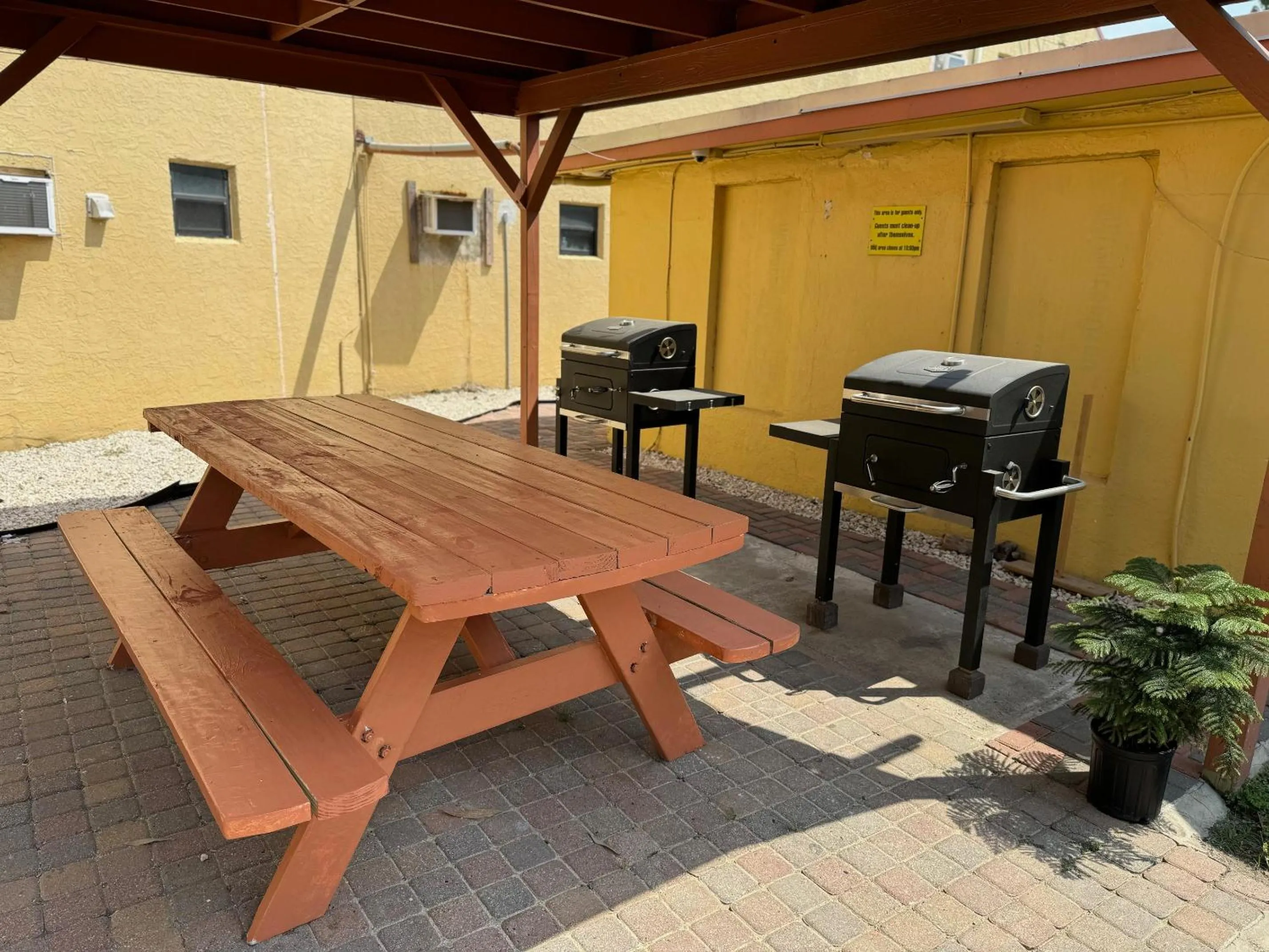BBQ facilities in Southwind Inn