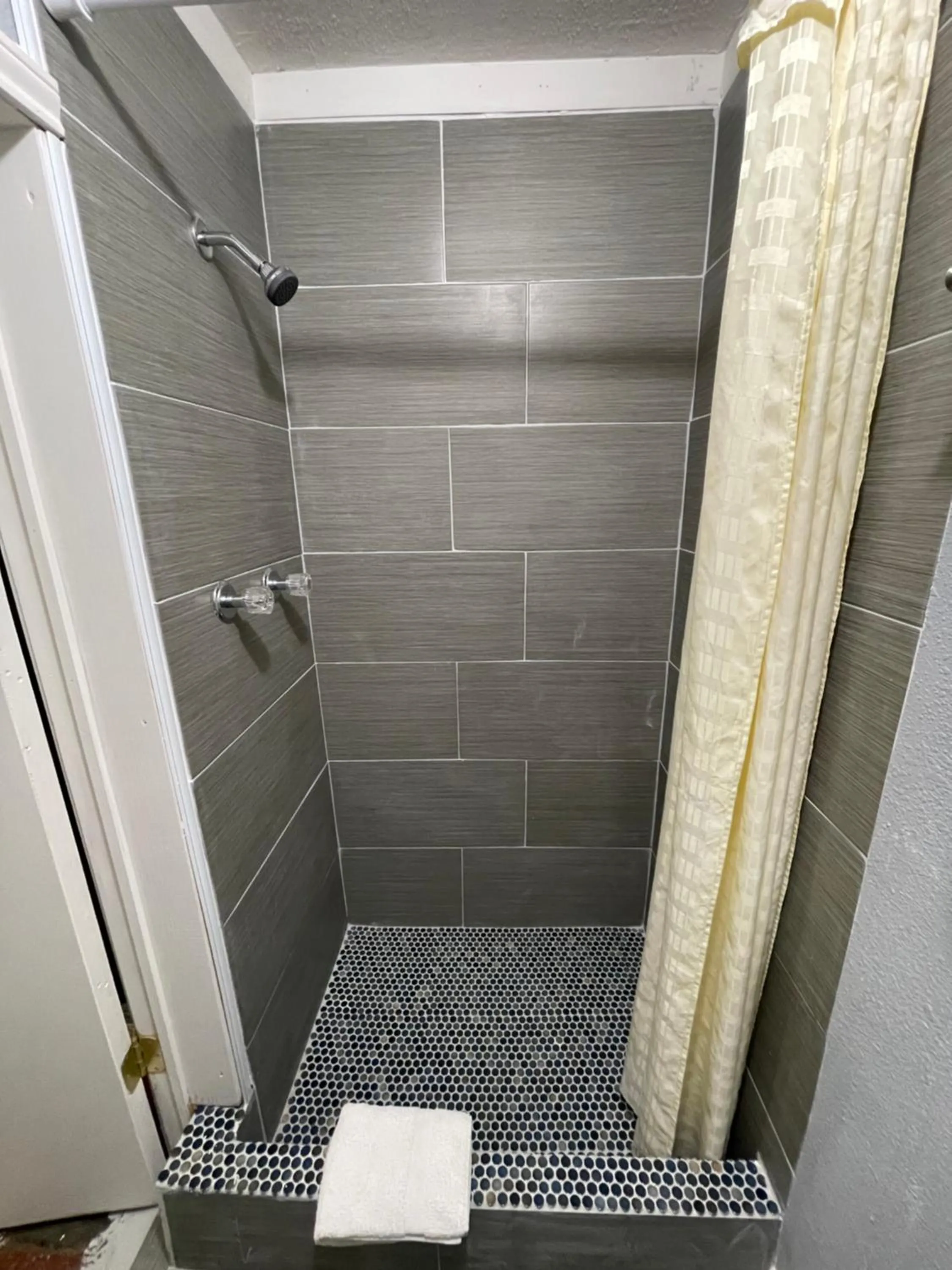 Bathroom in Southwind Inn