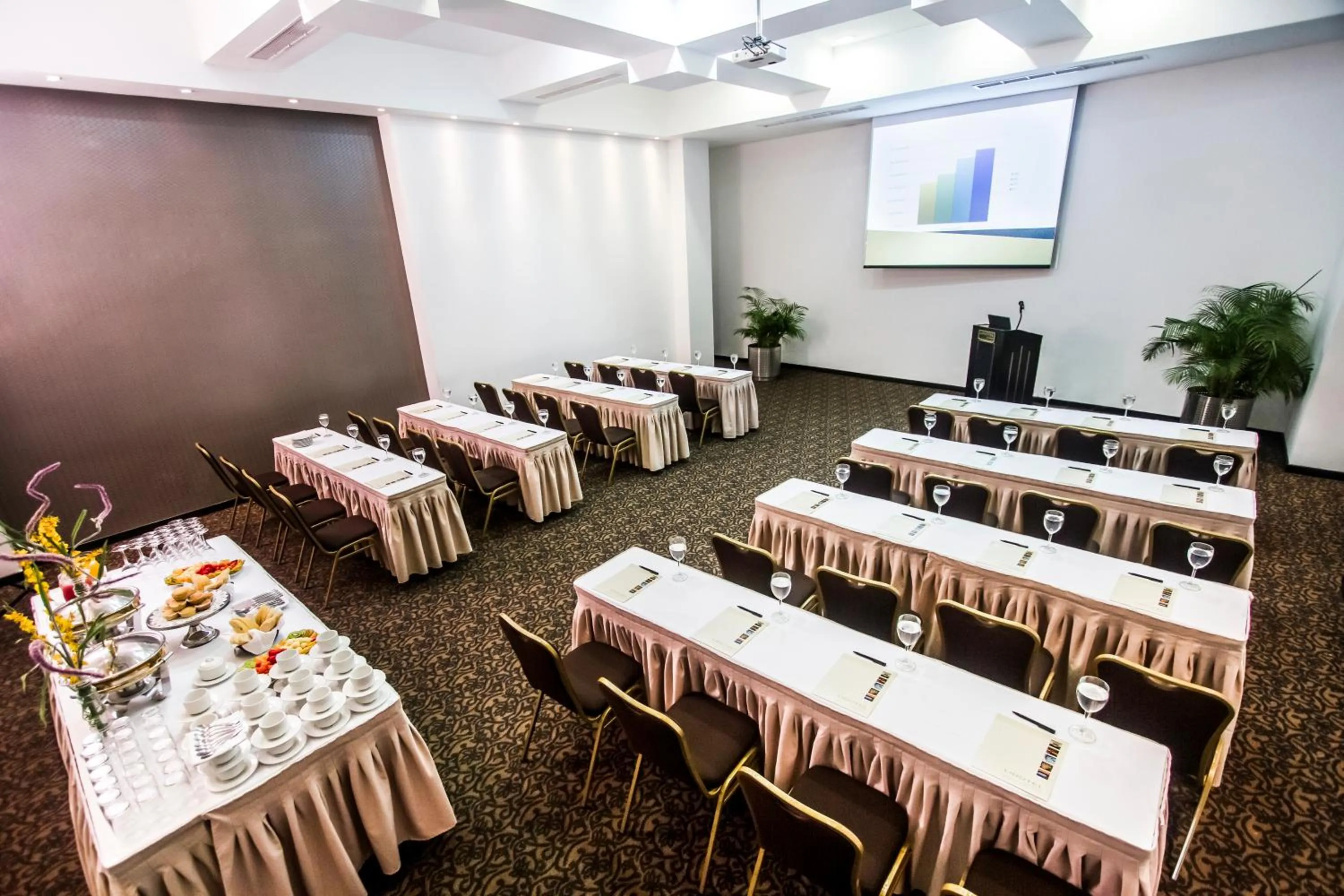 Banquet/Function facilities in Lidotel Valencia