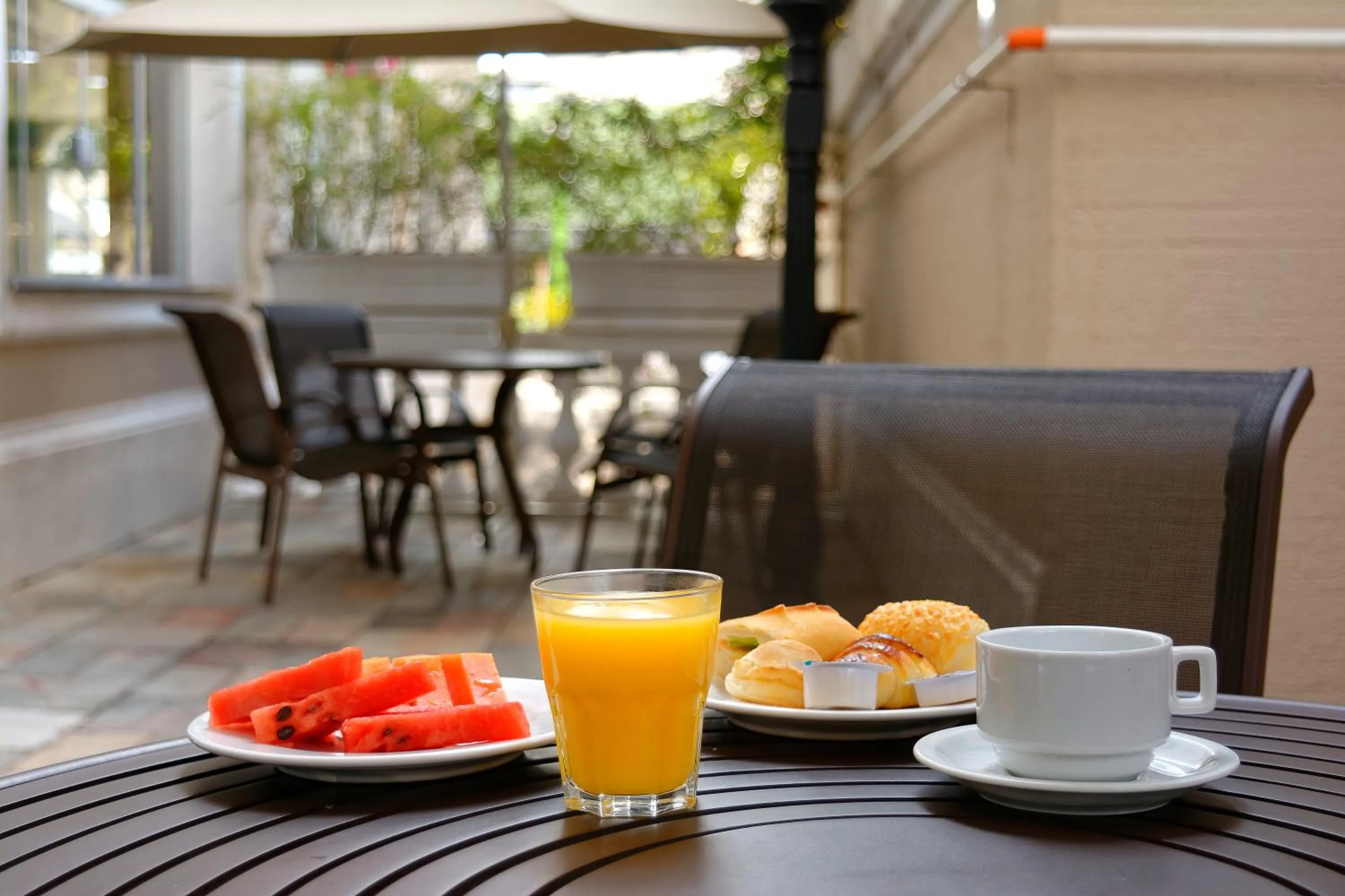 Breakfast in Fênix Hotel Moema