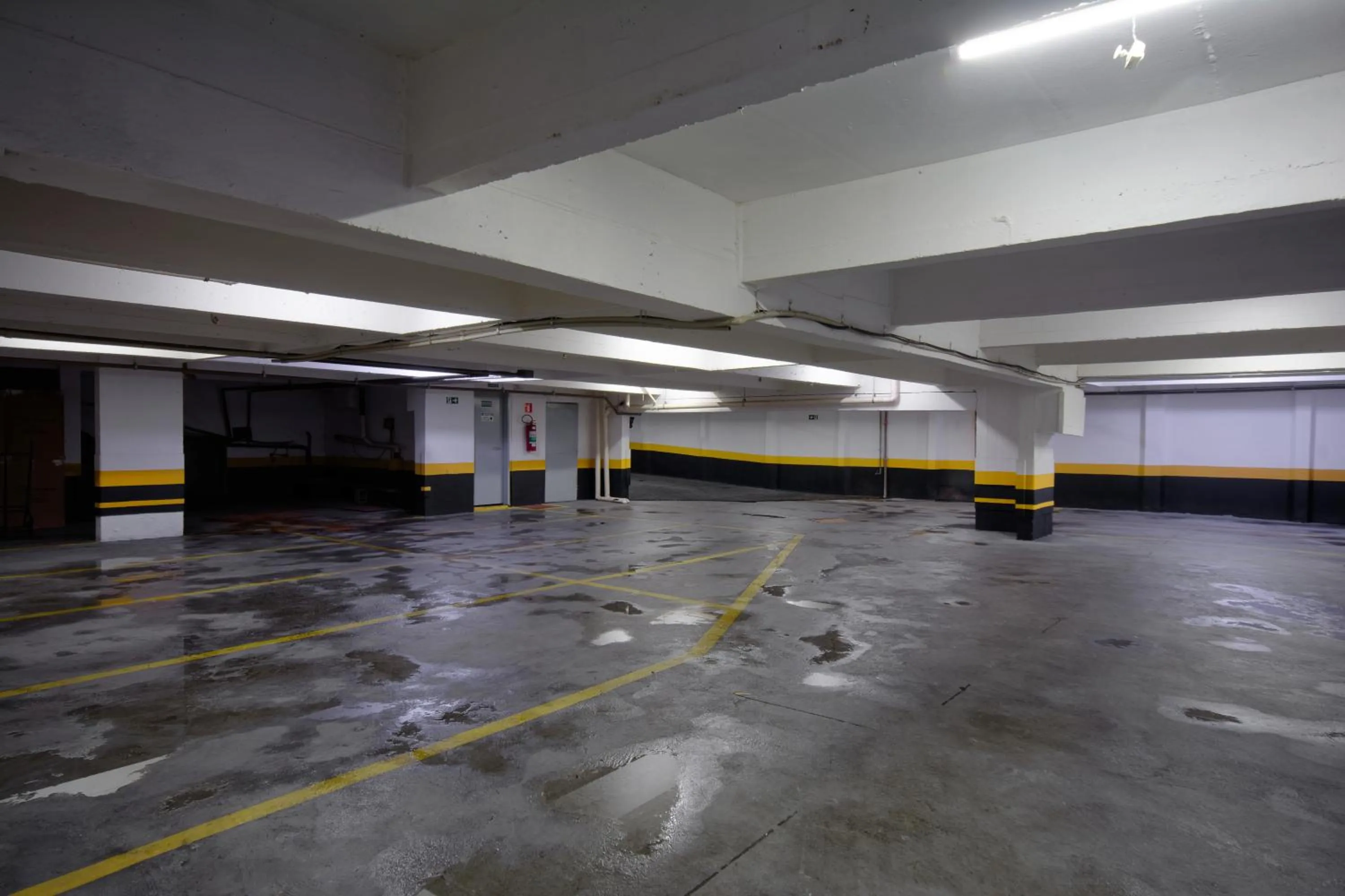 Parking in Fênix Hotel Moema