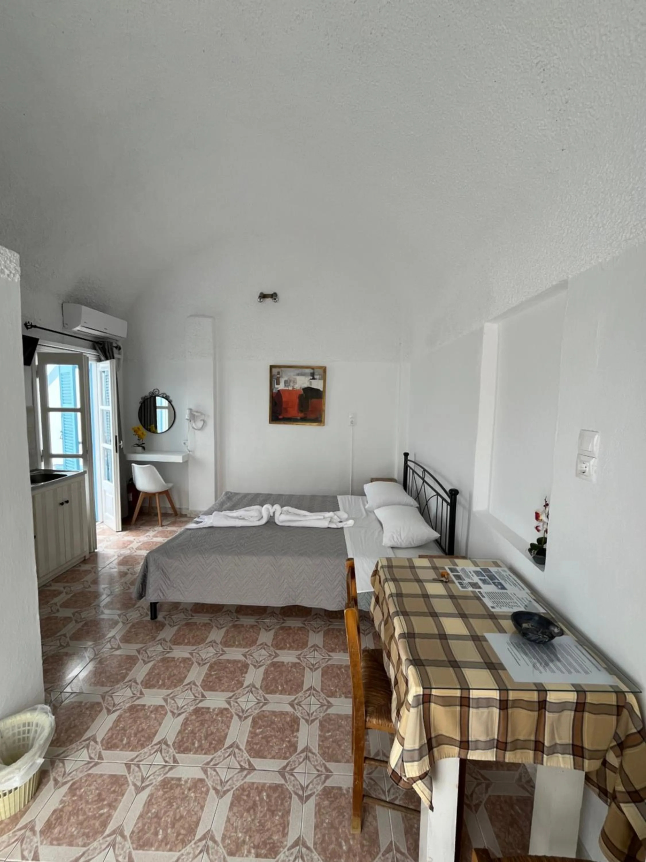 View (from property/room), Bed in Stella Nomikou Apartments