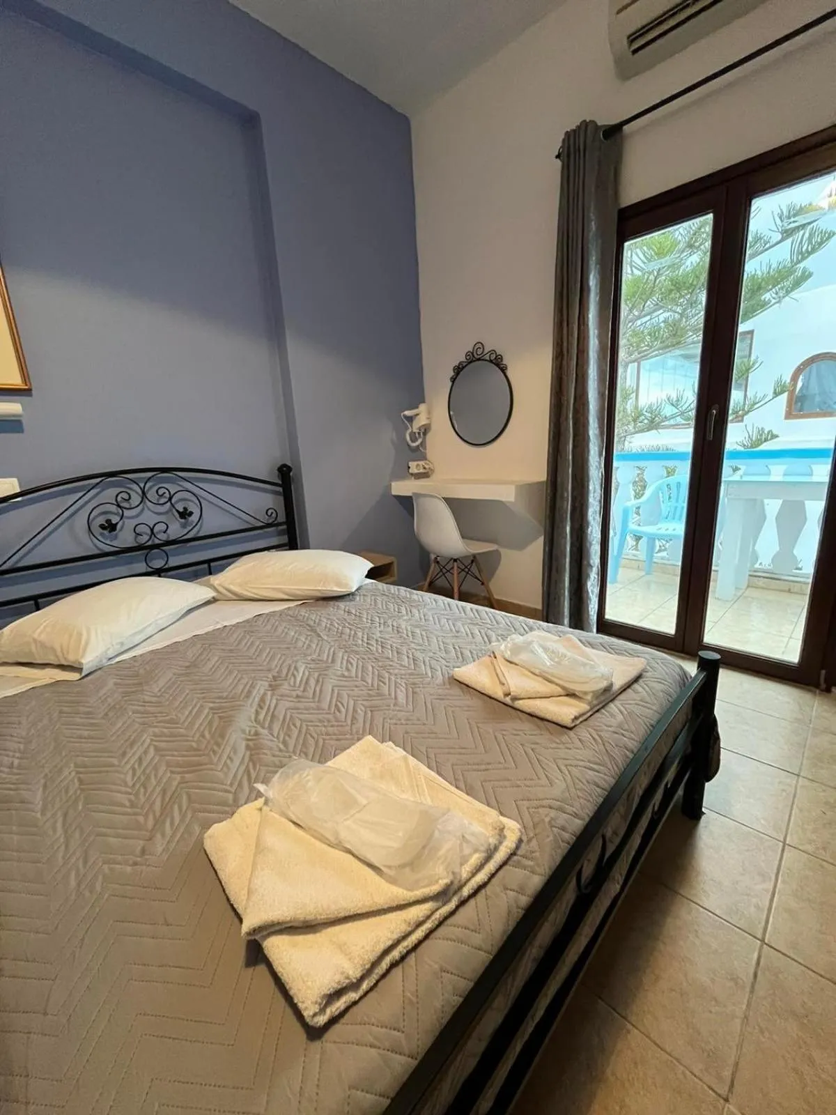 Property building, Bed in Stella Nomikou Apartments