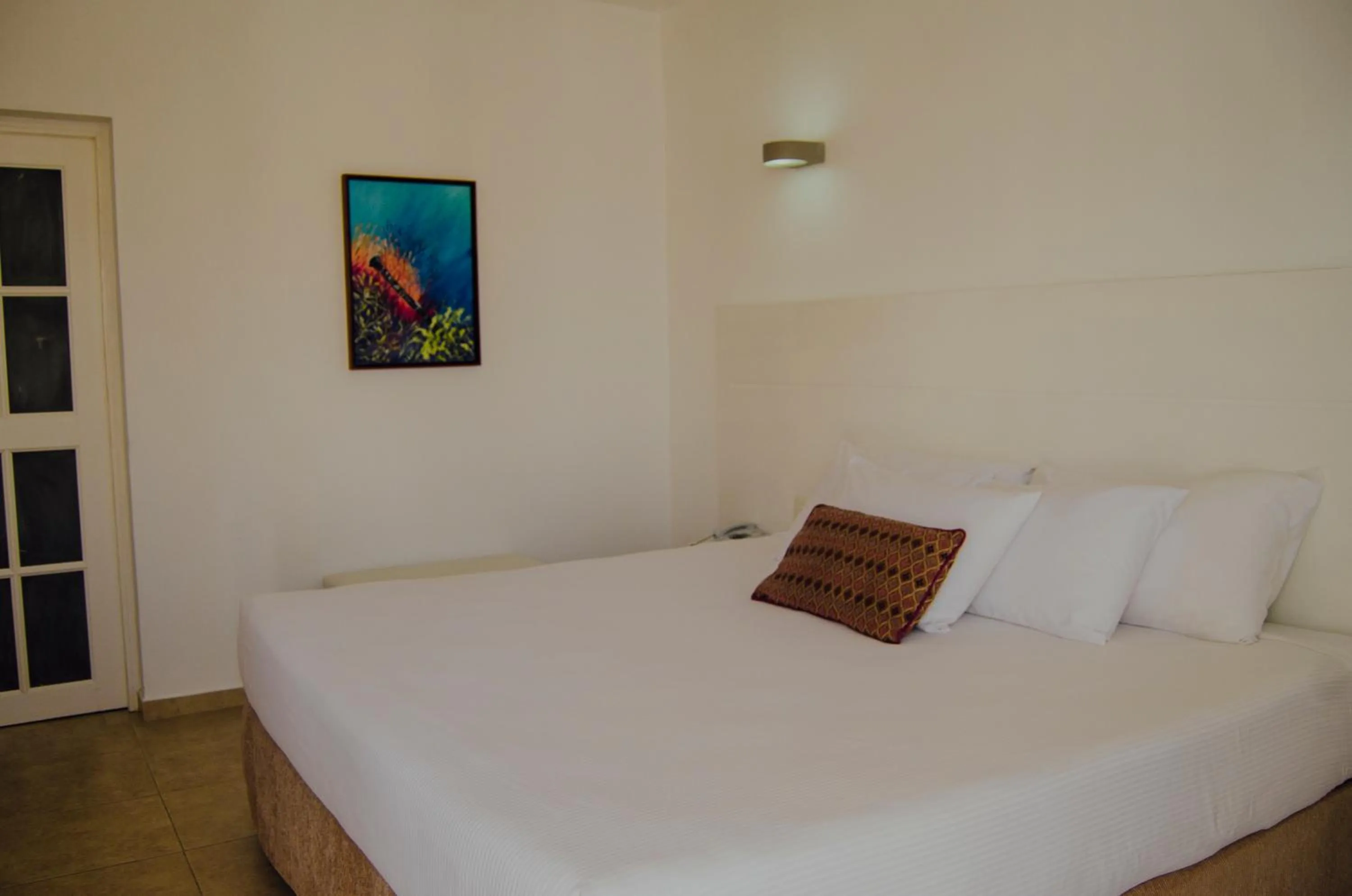 Bed in Agua Dorada Beach Hotel By Lidotel