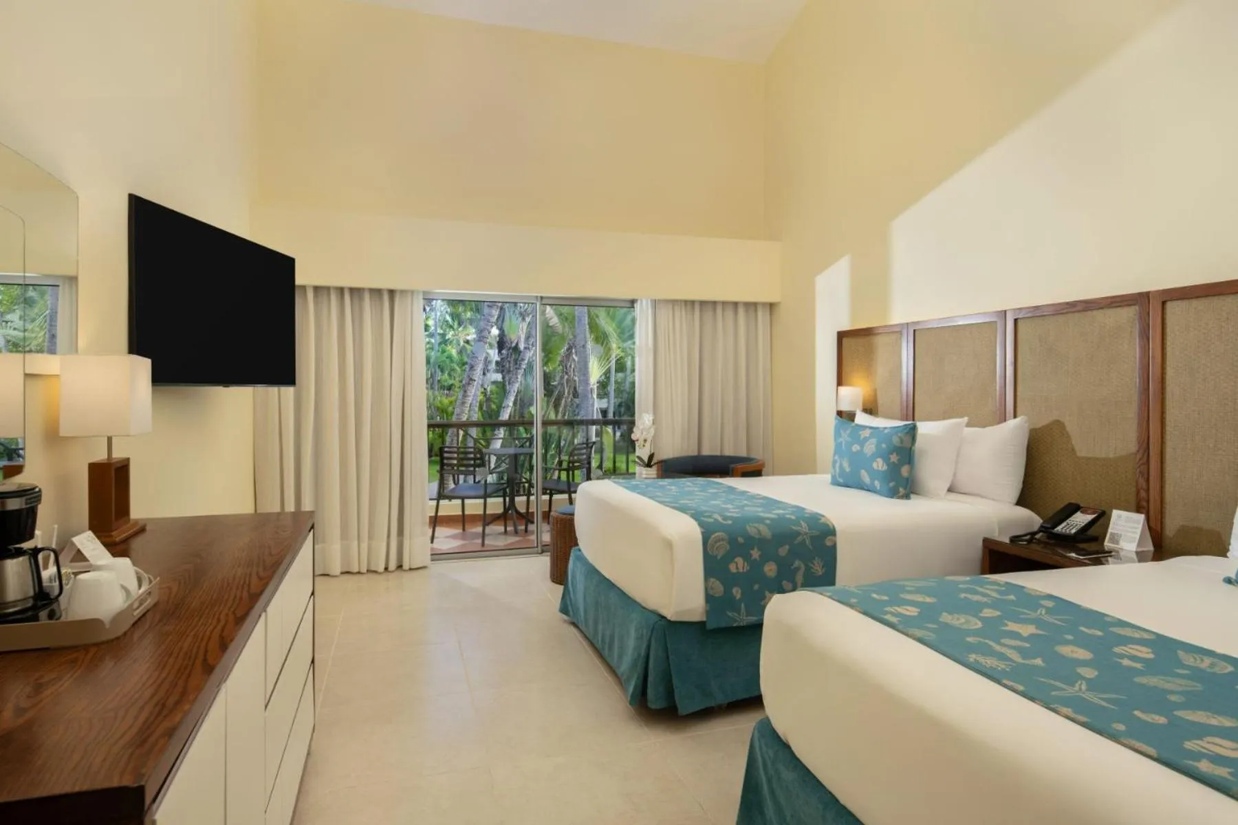 Bed in Impressive Punta Cana - All Inclusive