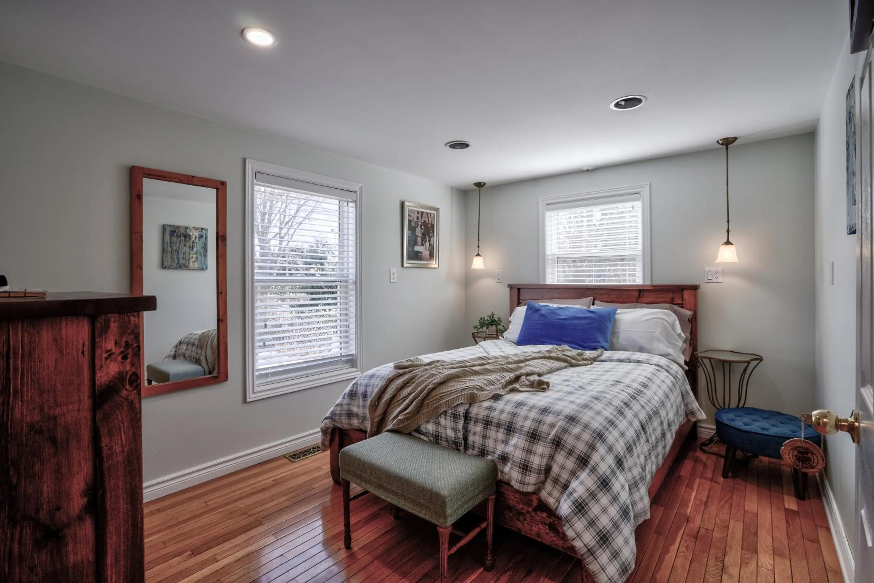 Photo of the whole room, Bed in Finlay House Bed and Breakfast Niagara - on - the - Lake
