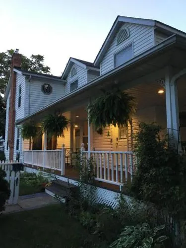 Finlay House Bed and Breakfast Niagara - on - the - Lake