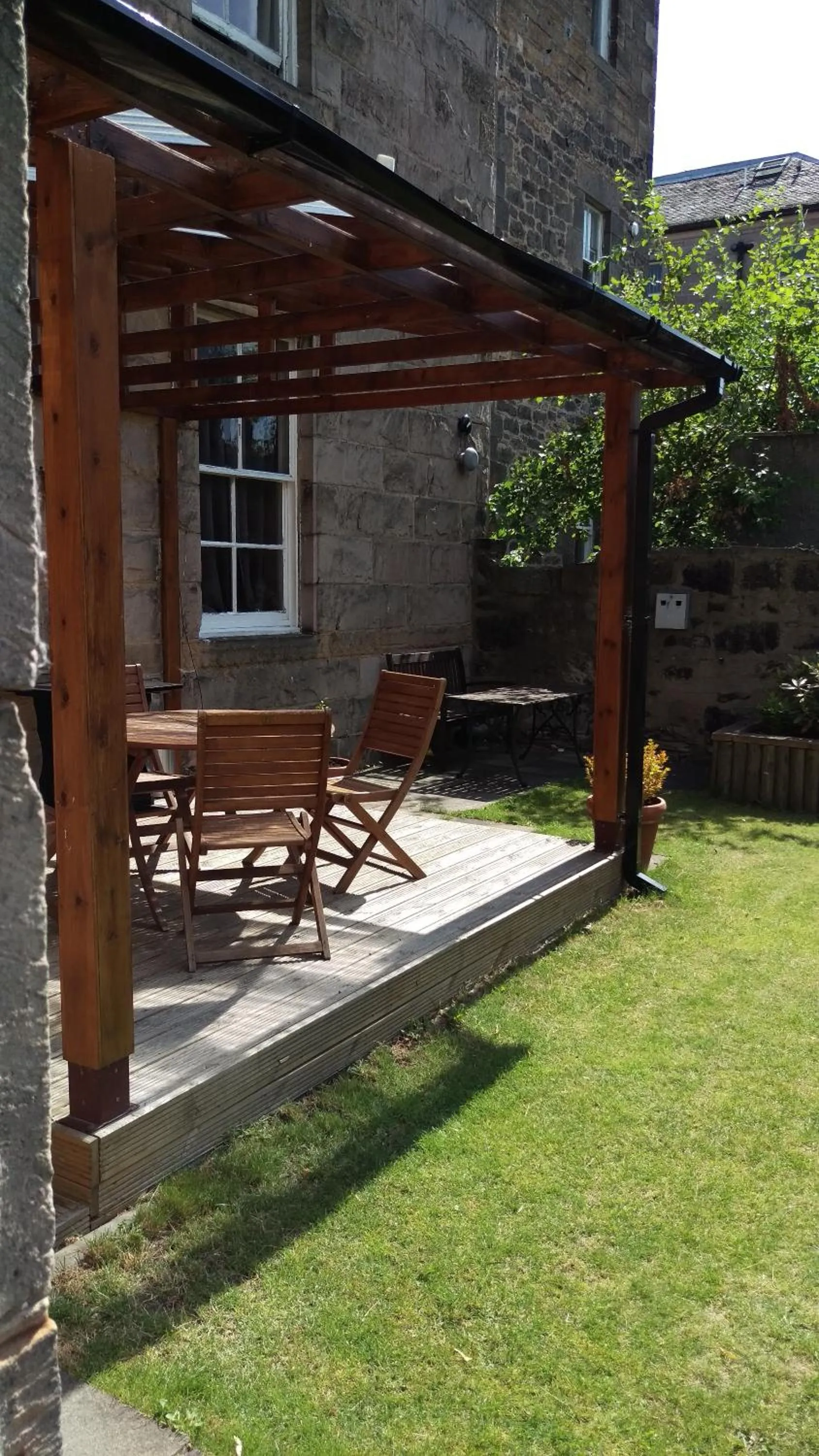 Garden in Edinburgh House Hotel