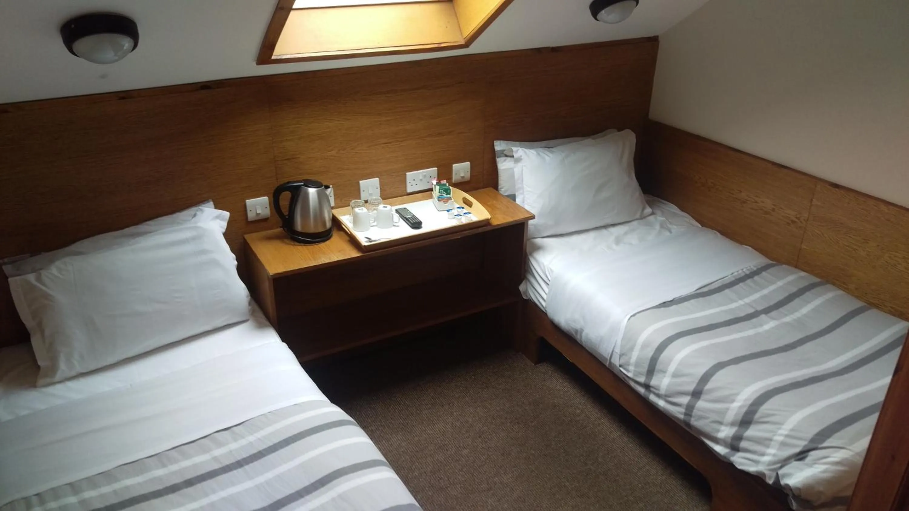 Bedroom, Bed in Edinburgh House Hotel