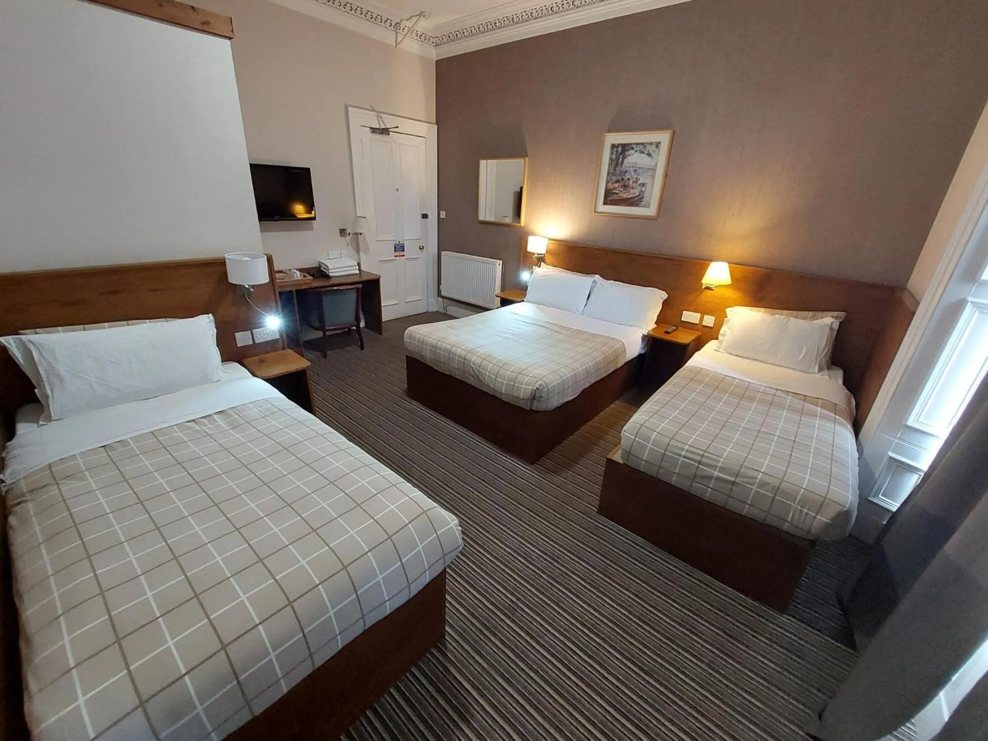 Bed in Edinburgh House Hotel