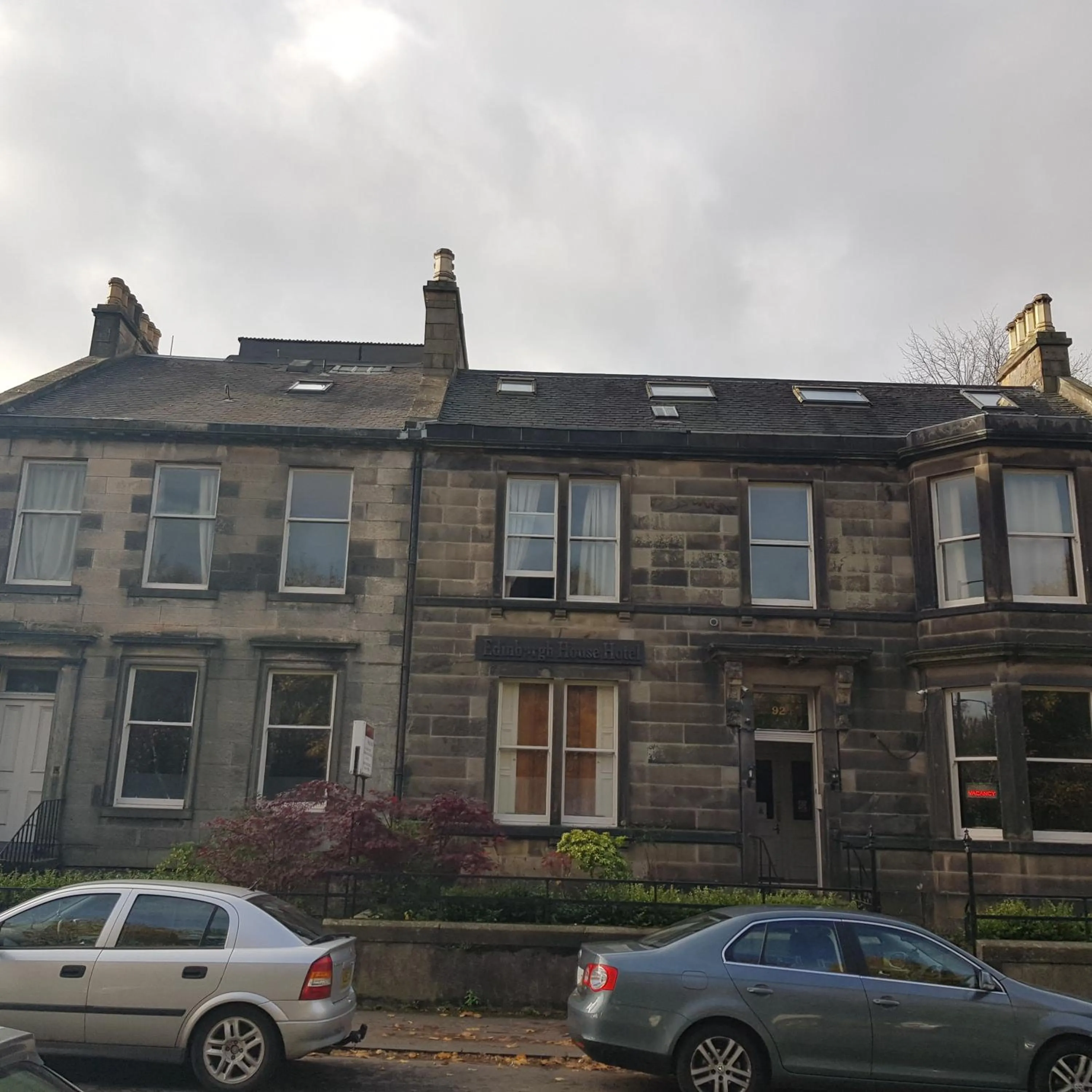 Property building in Edinburgh House Hotel