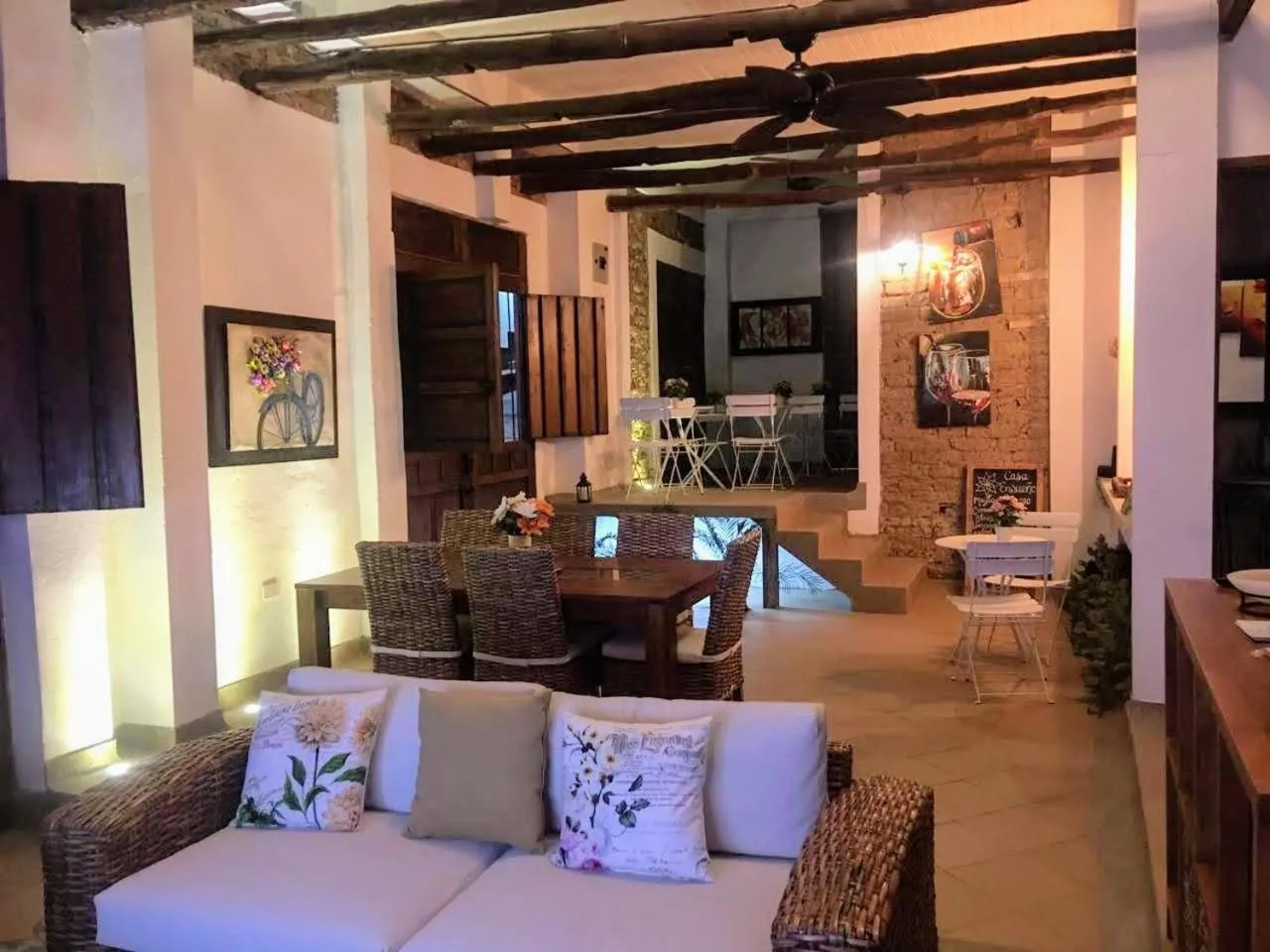 Decorative detail in Casa Ensueño Hogar Boutique