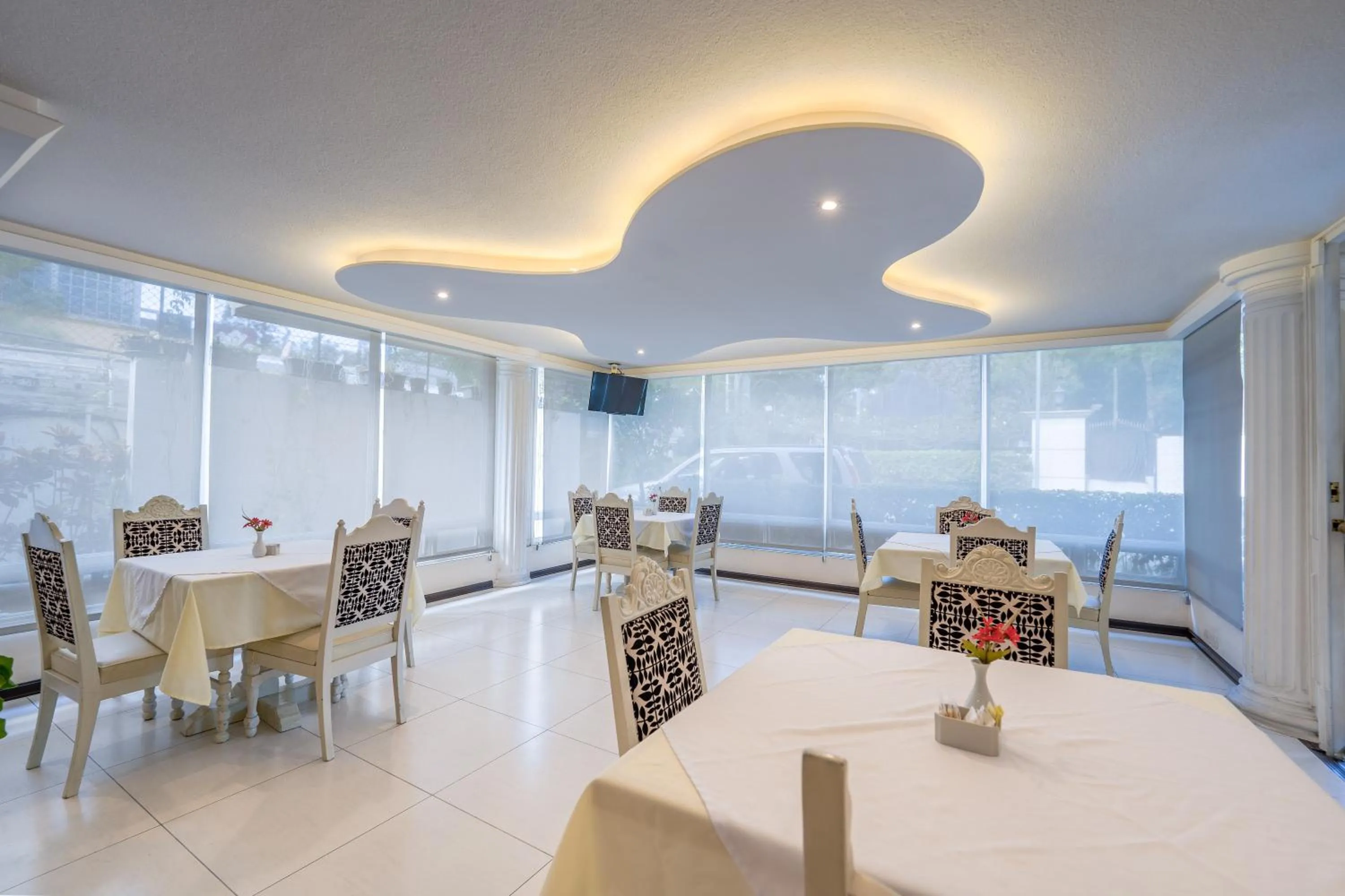 Restaurant/places to eat in Hotel San Carlos