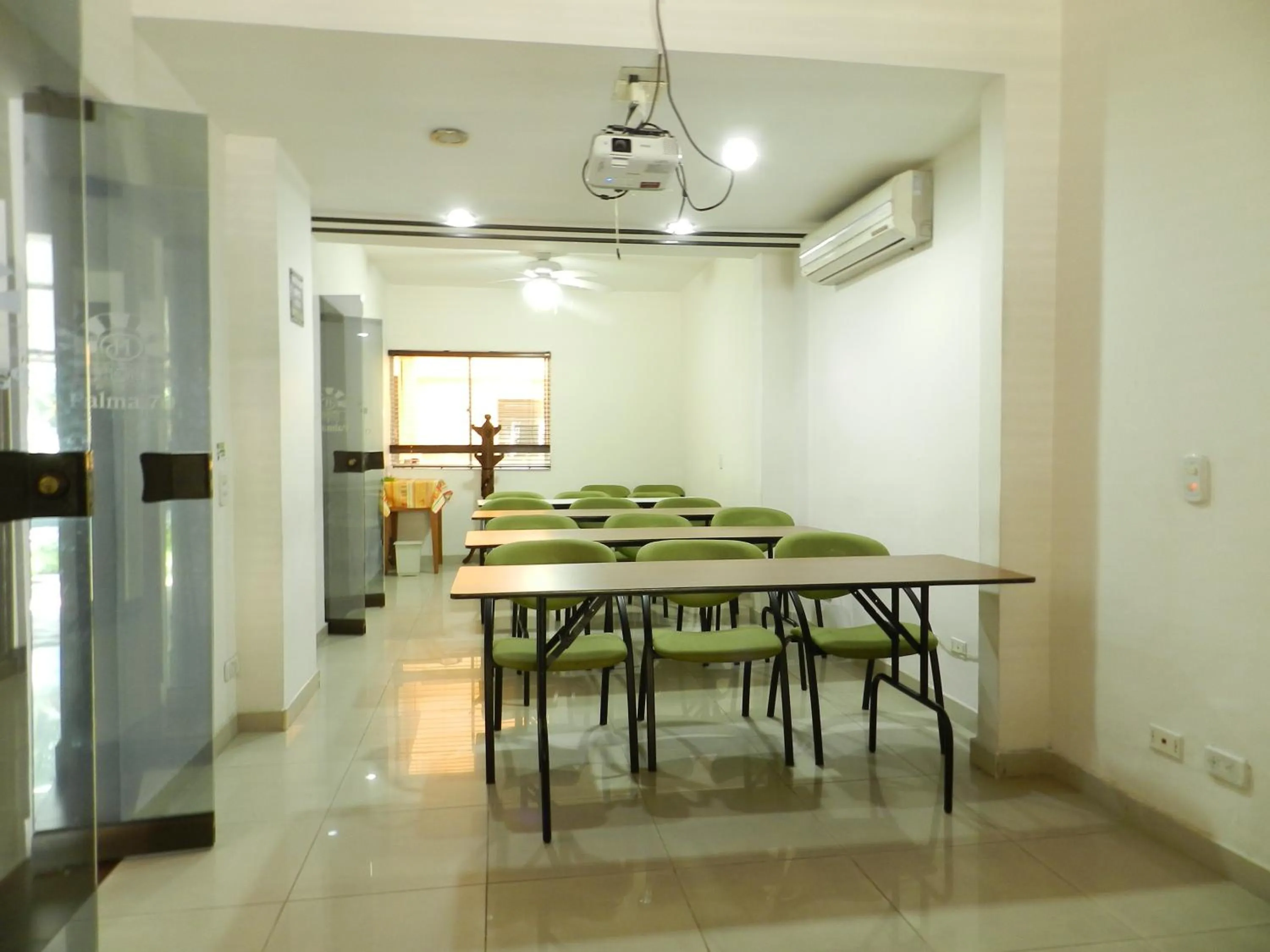 Business facilities in Hotel Palma 70