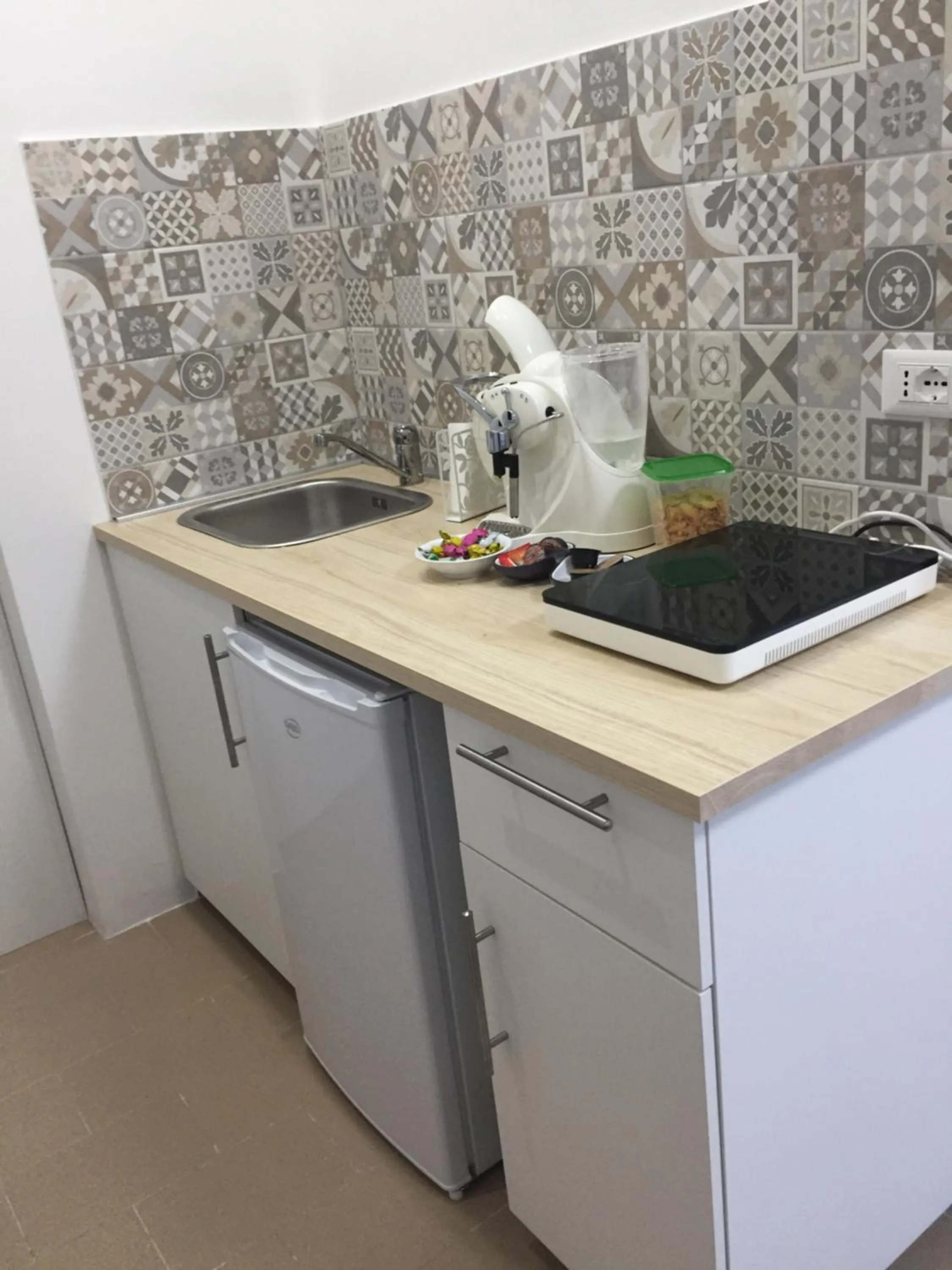 Dining area in MONOLOCALI B&B Santa Maria Apparente