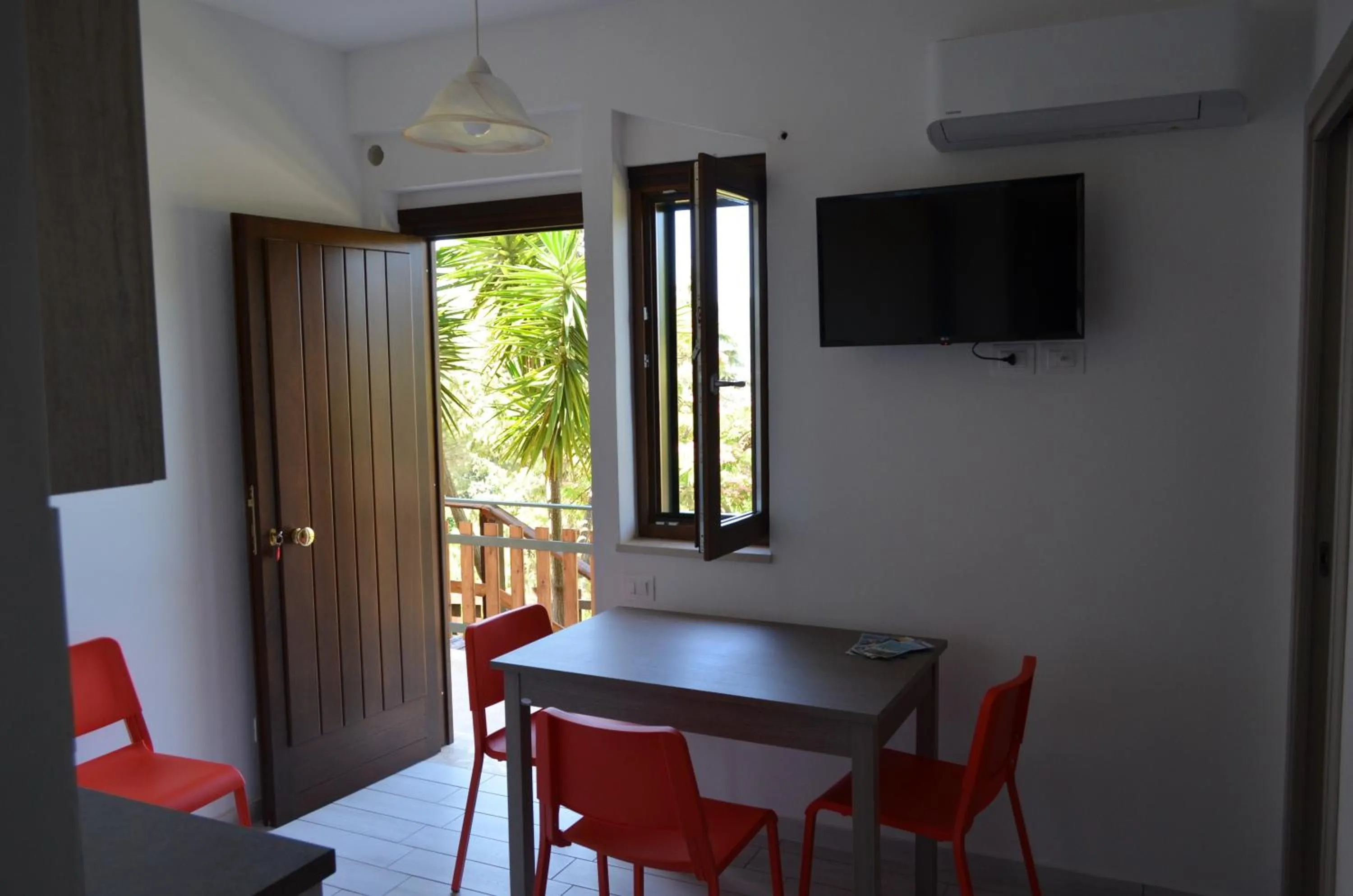 Dining area in Albizia, casevacanza
