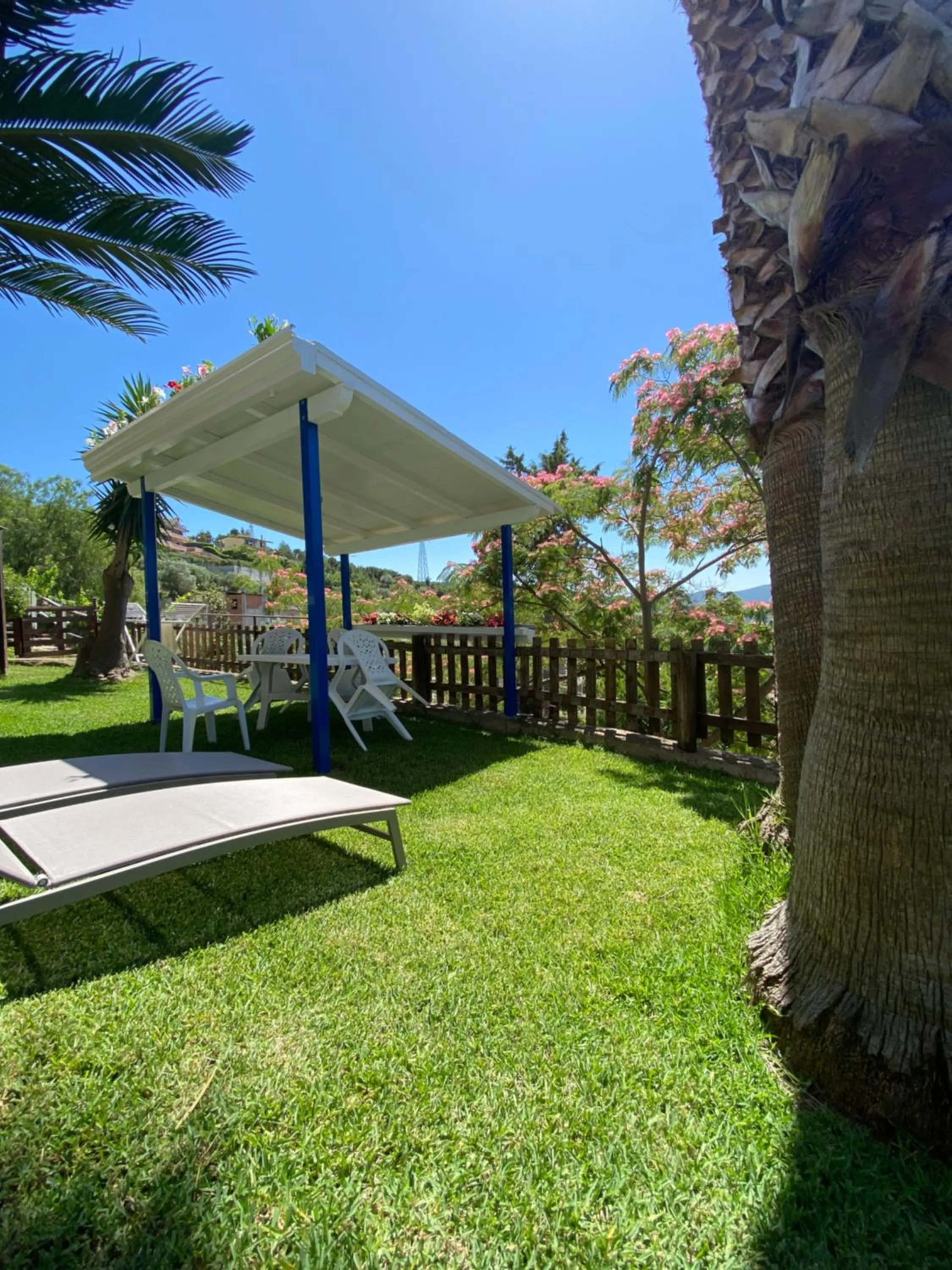 Garden view in Albizia, casevacanza