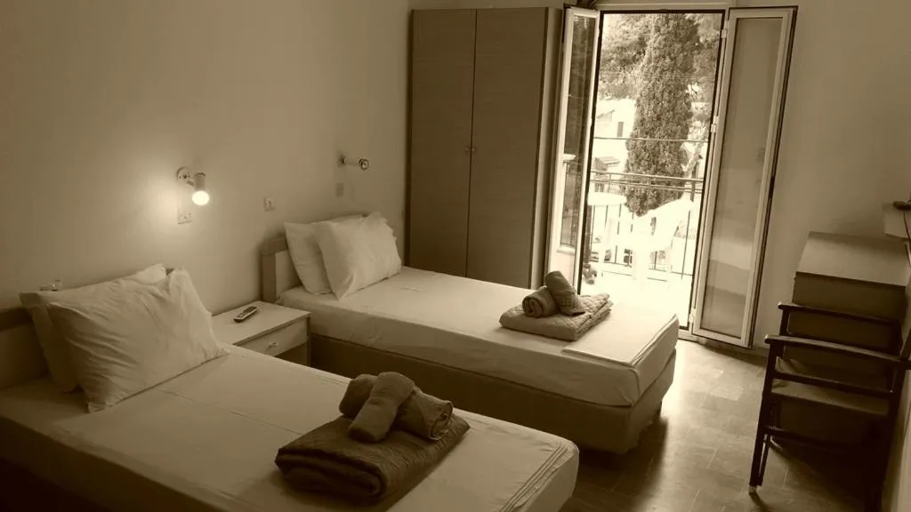 Photo of the whole room in Ilias Studios sevasti