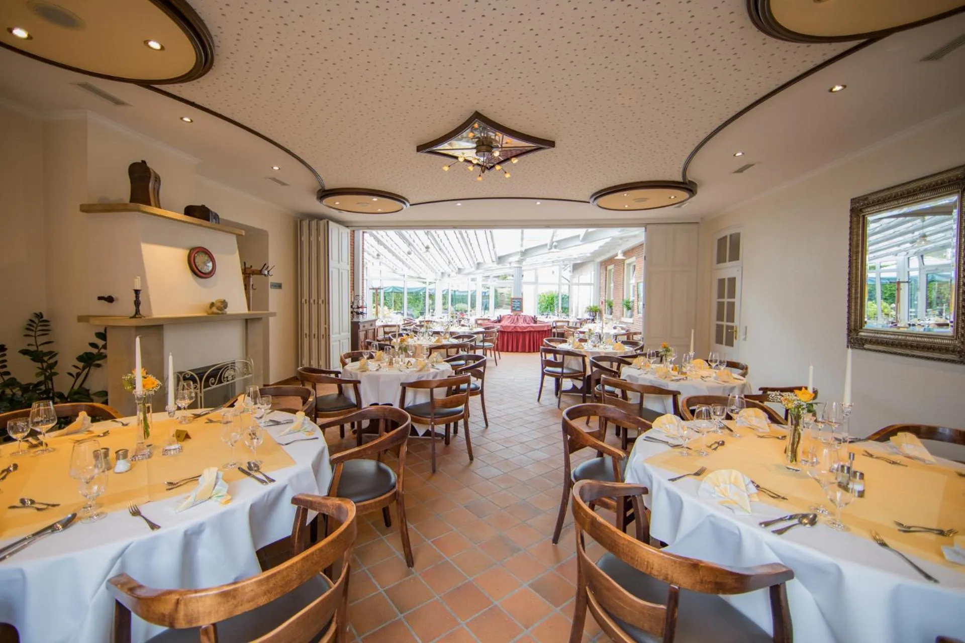 Restaurant/places to eat in Altes Landhaus