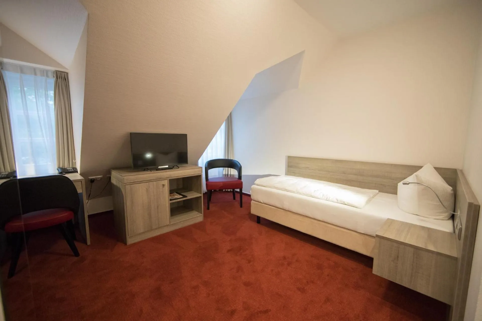 Bedroom, Bed in Altes Landhaus