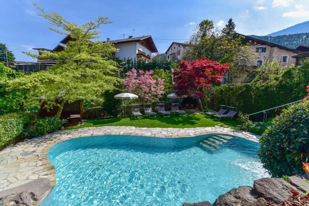 Swimming pool in Hotel Zum Mohren