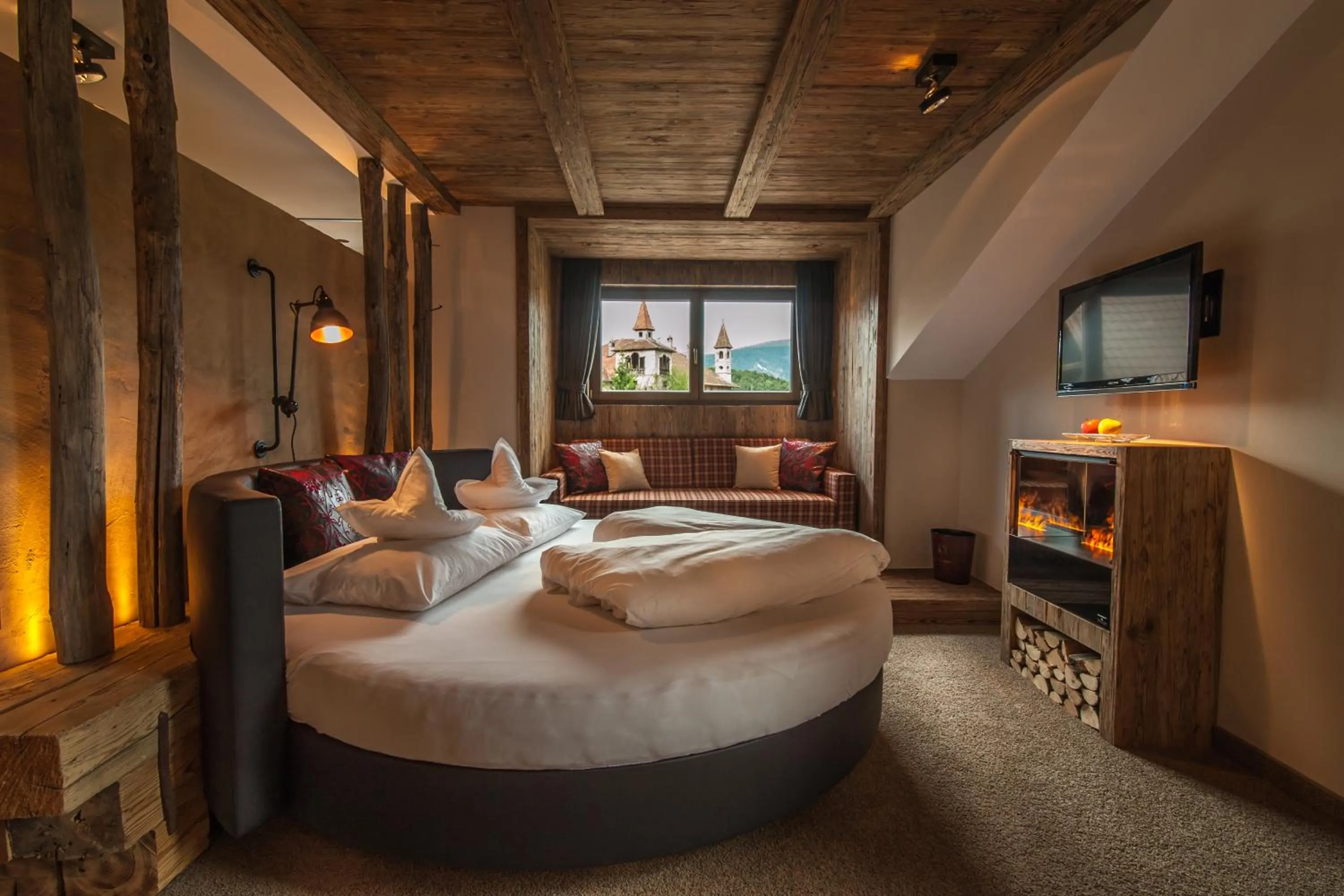 Photo of the whole room, Bed in Hotel Zum Mohren