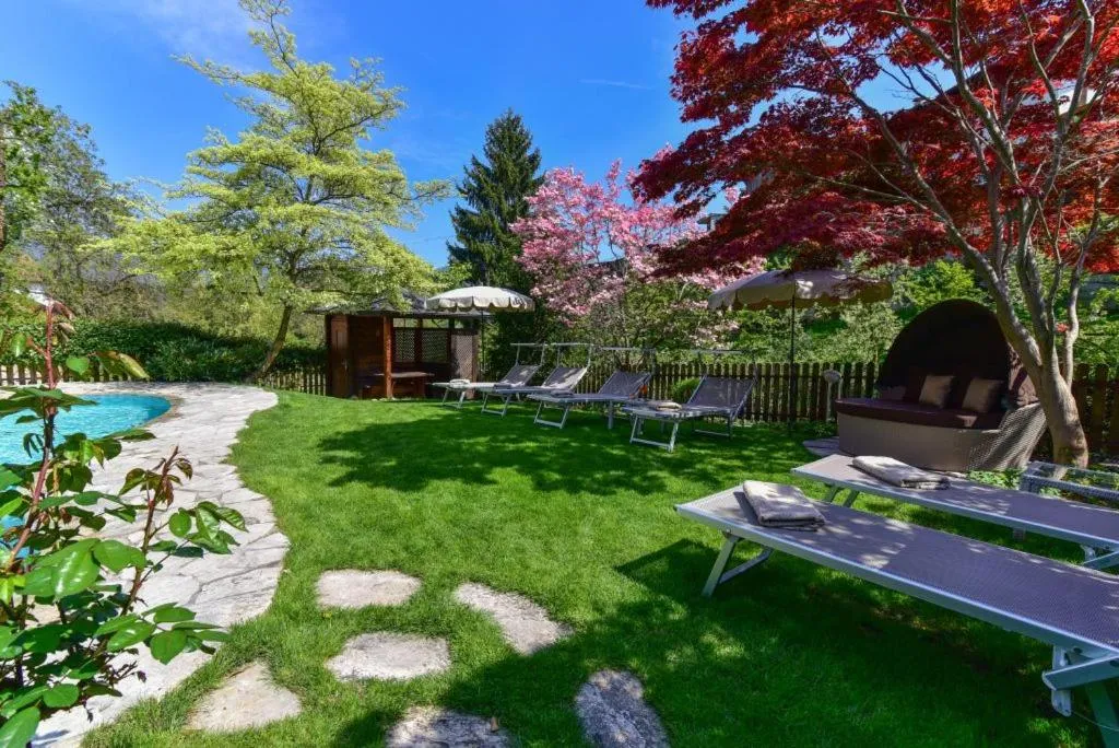 Swimming pool in Hotel Zum Mohren