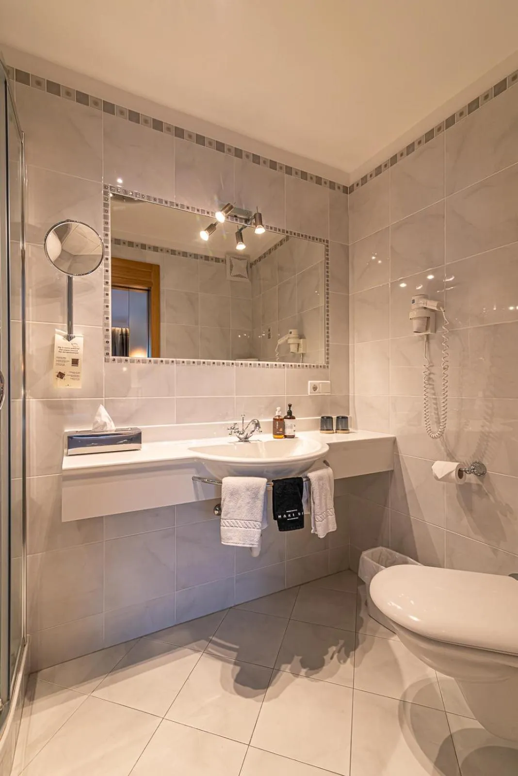 Bathroom in Hotel Zum Mohren