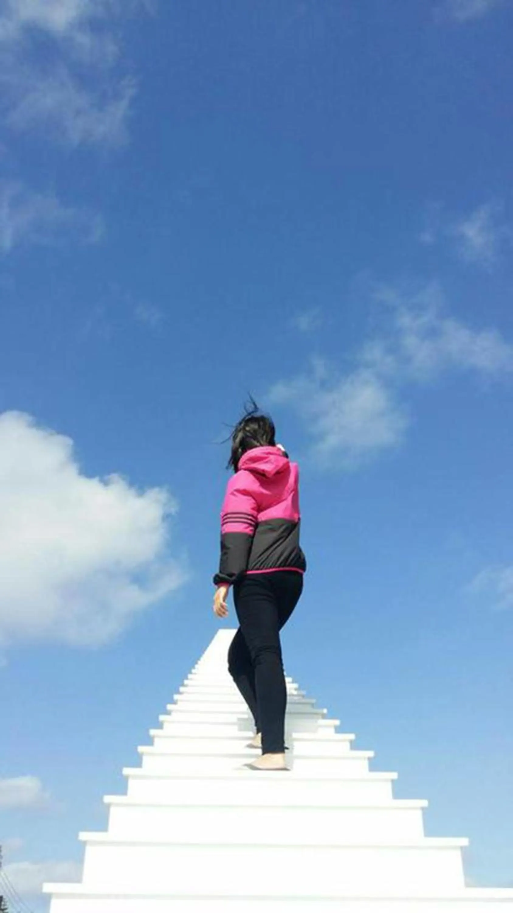 People in Chuan Cheng Castle