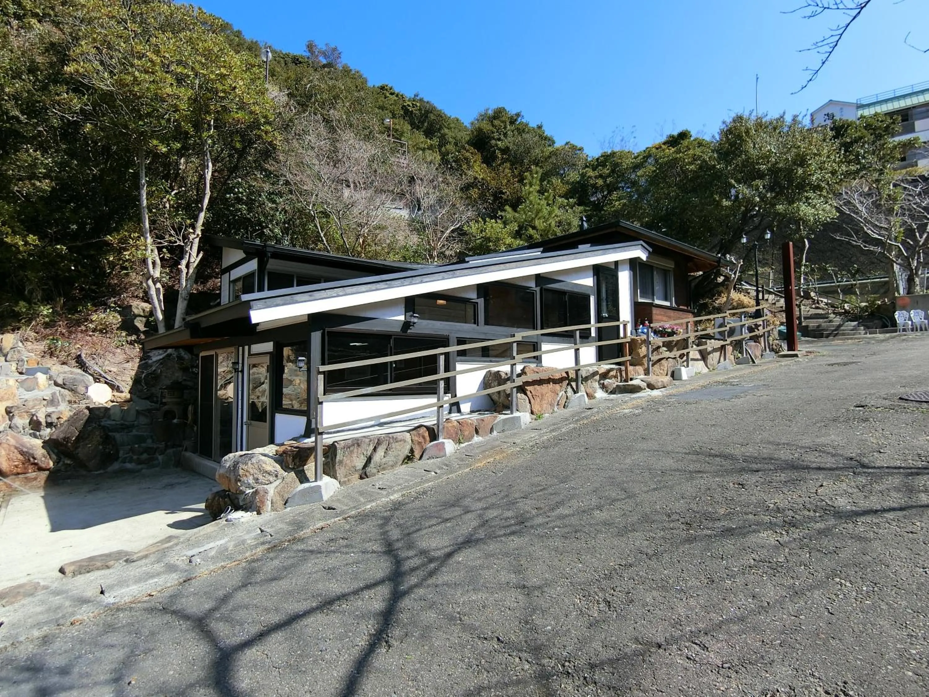 Property building in Shirahama Meiji Villa