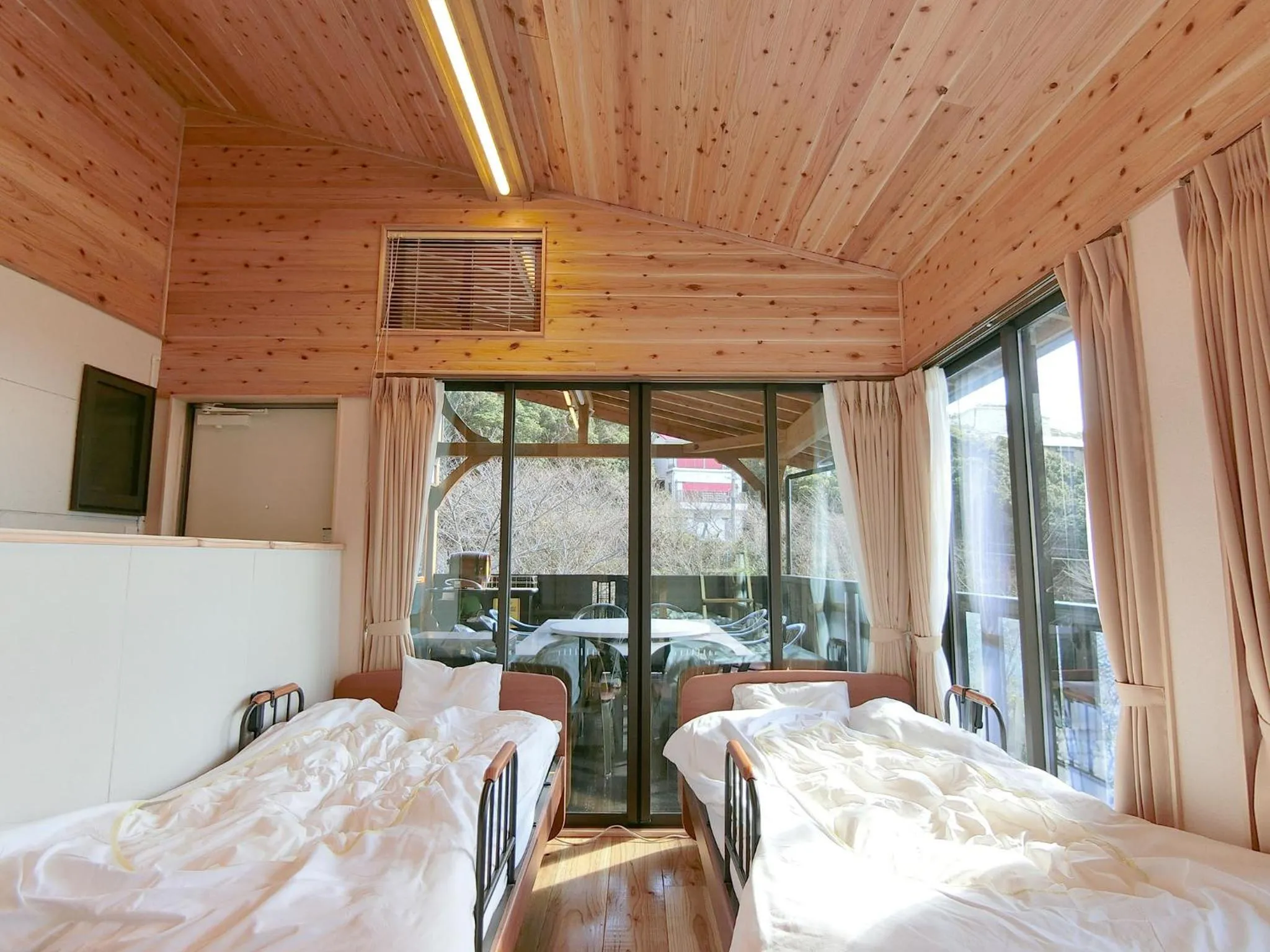 Photo of the whole room, Bed in Shirahama Meiji Villa