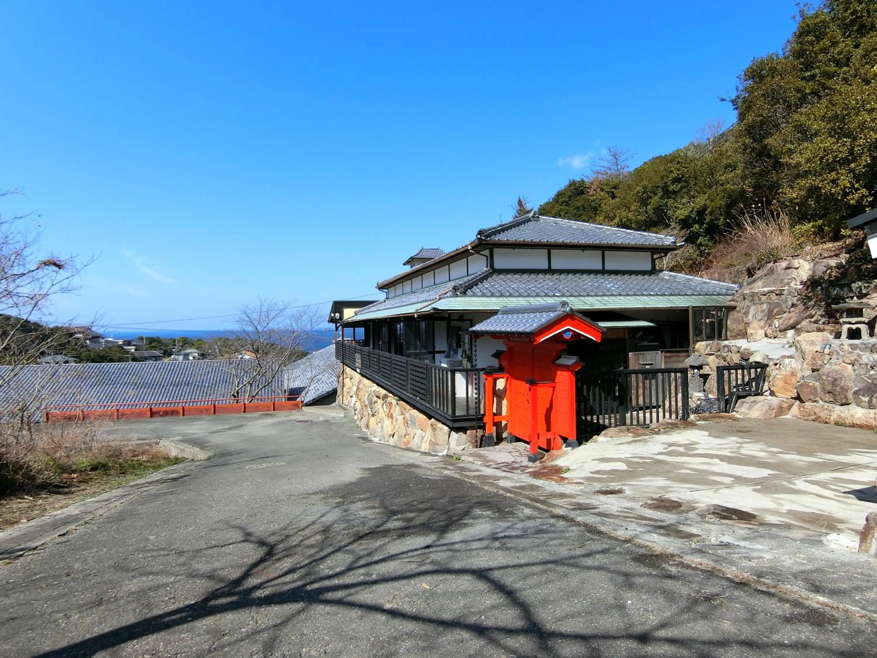 Property building in Shirahama Meiji Villa