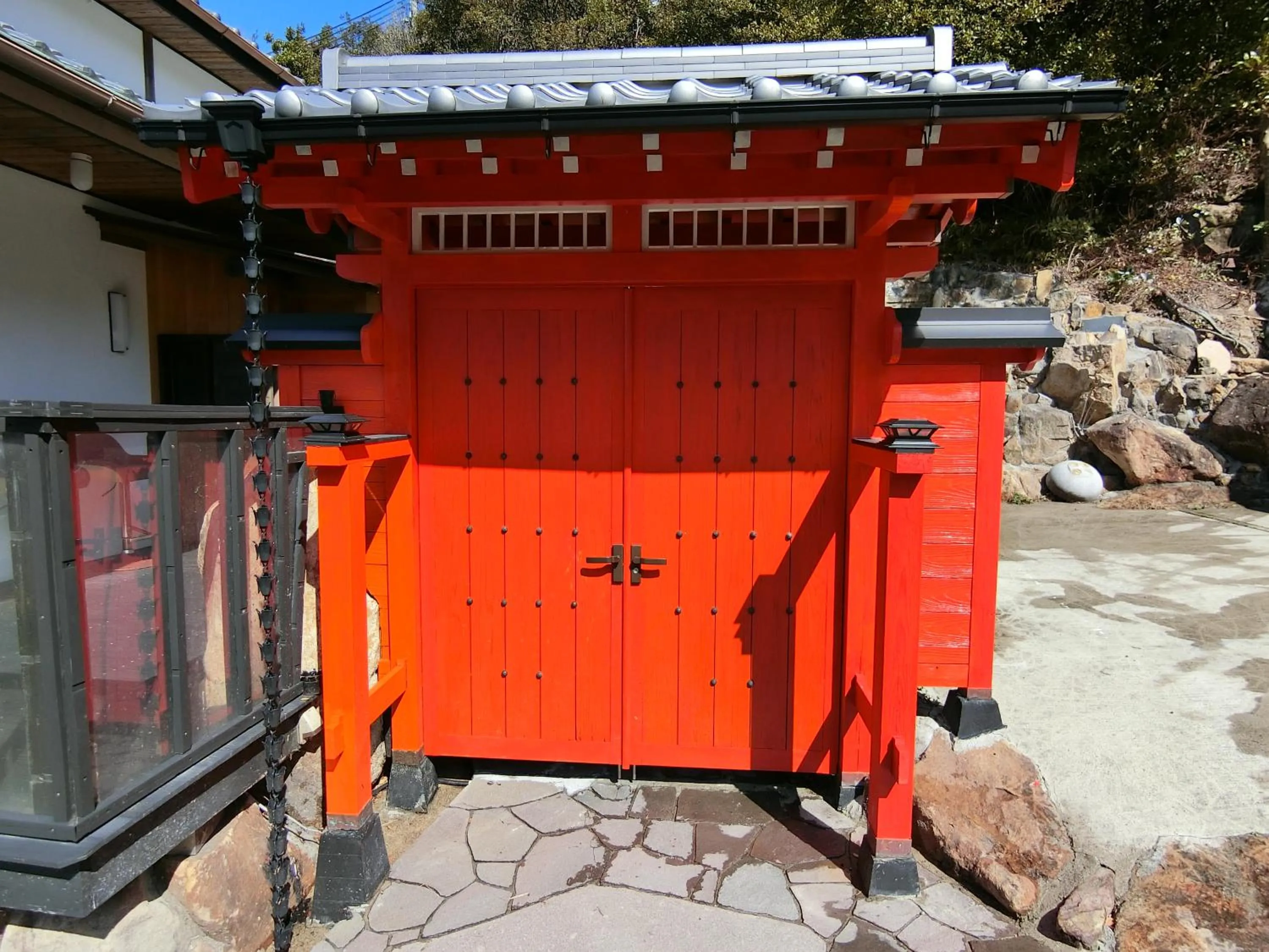 Property building in Shirahama Meiji Villa